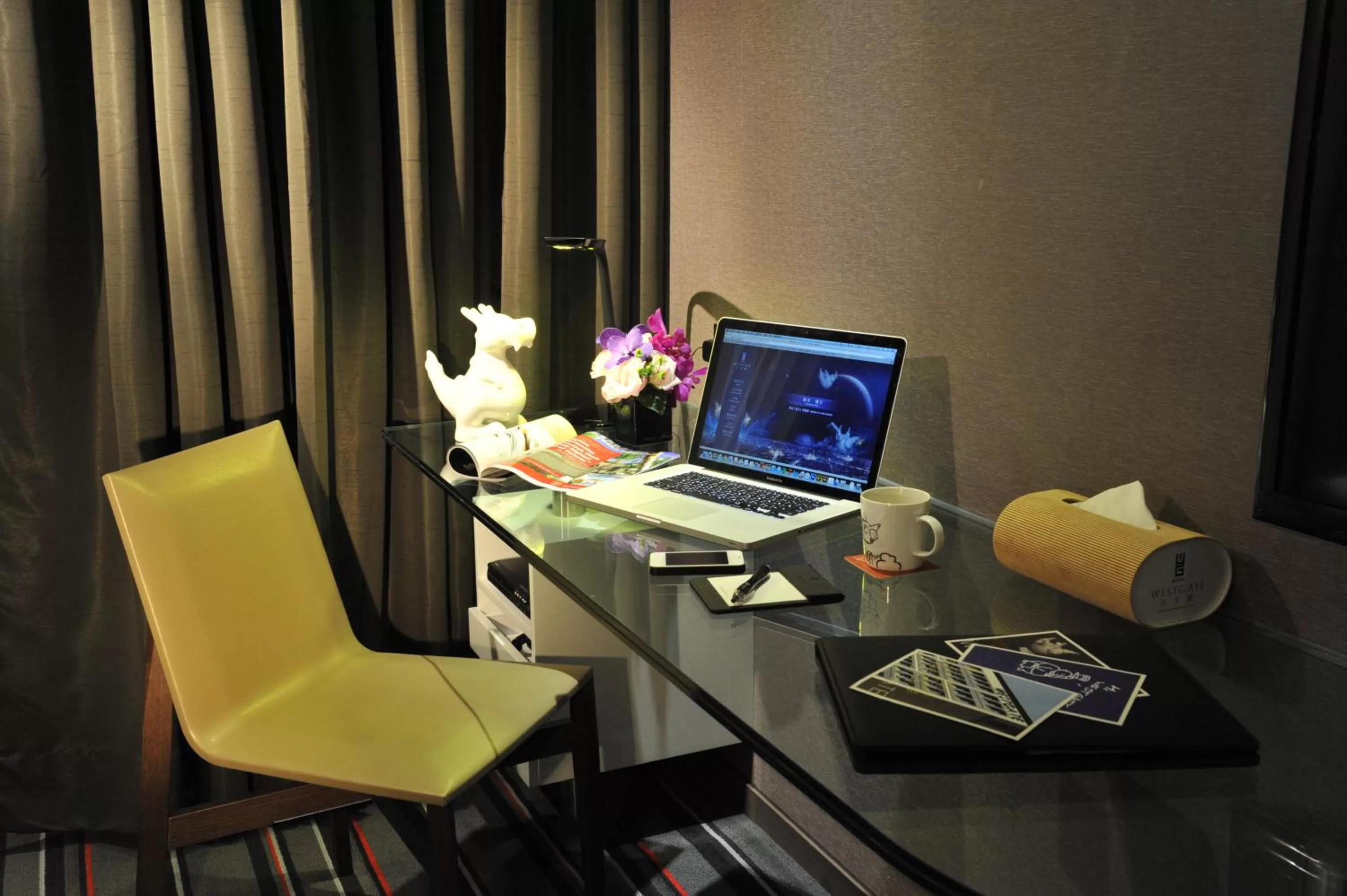 Seating area in WESTGATE Hotel