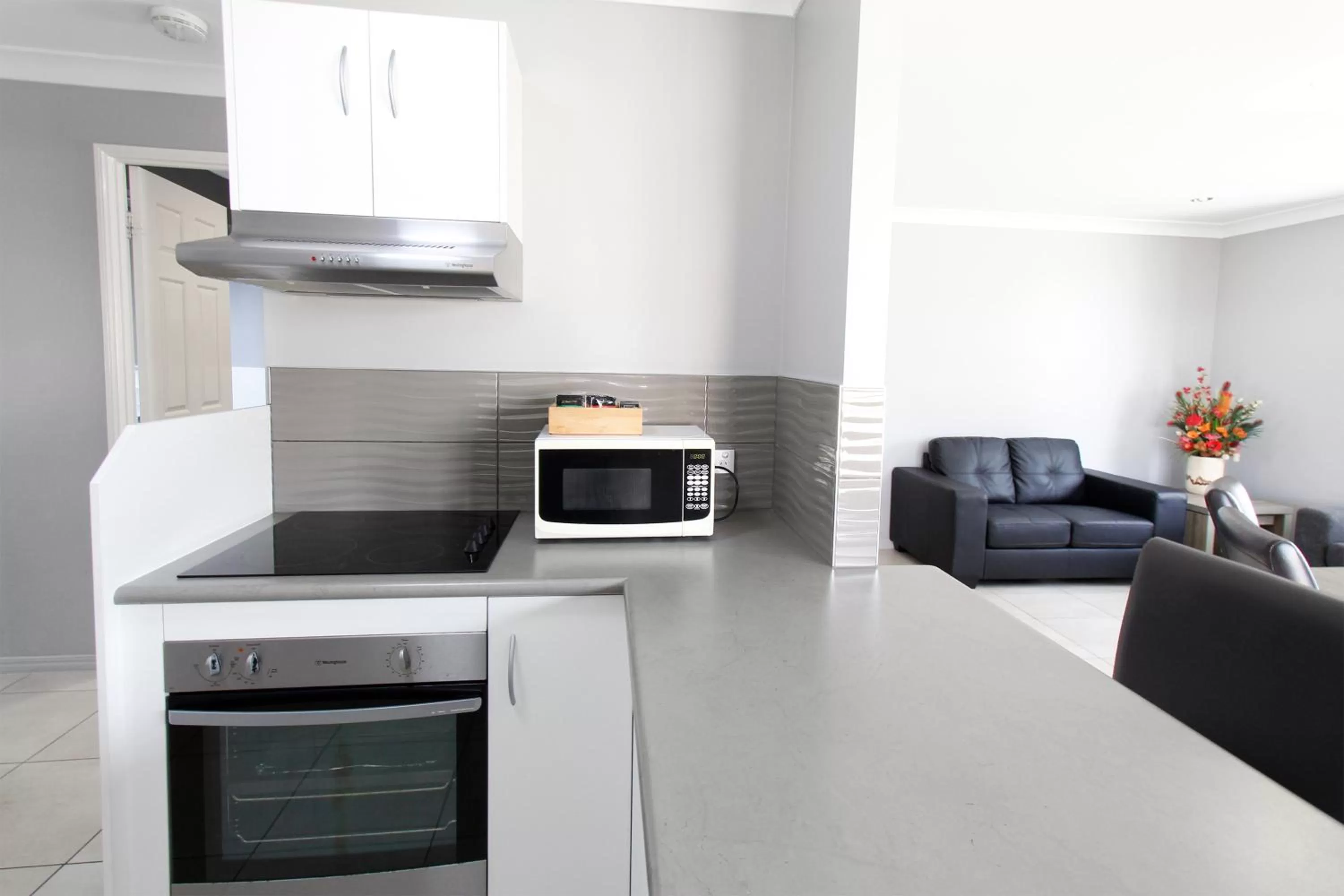 Kitchen or kitchenette in The Stirling Motel