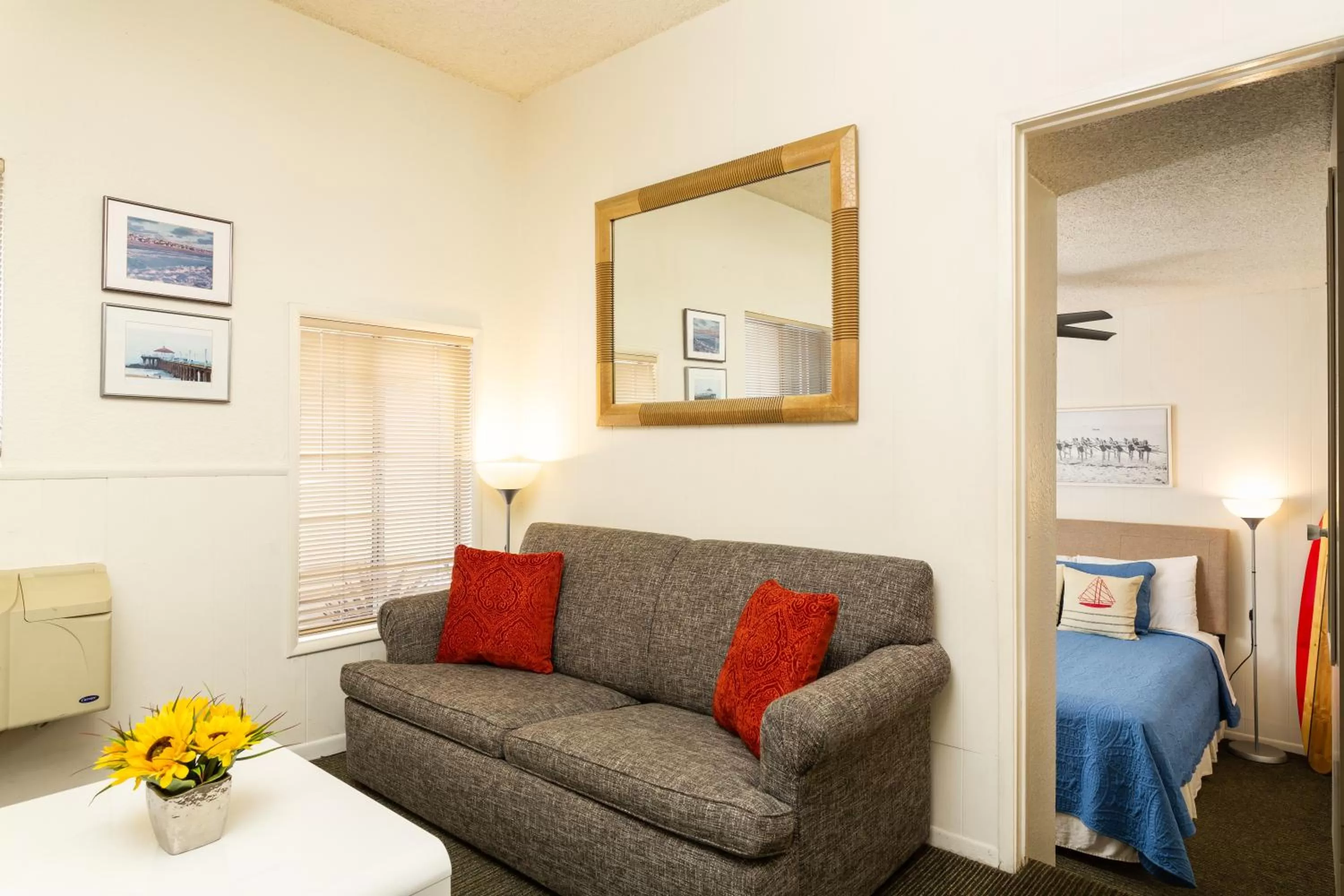 Bed in The Sea View Inn At The Beach