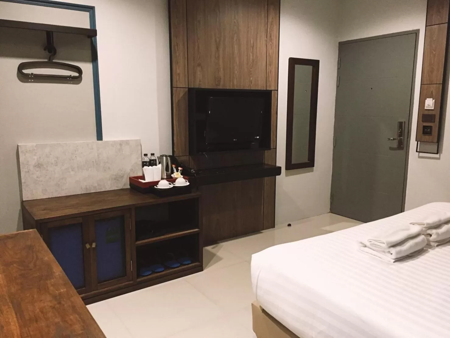 Bedroom, Bed in L Nimman