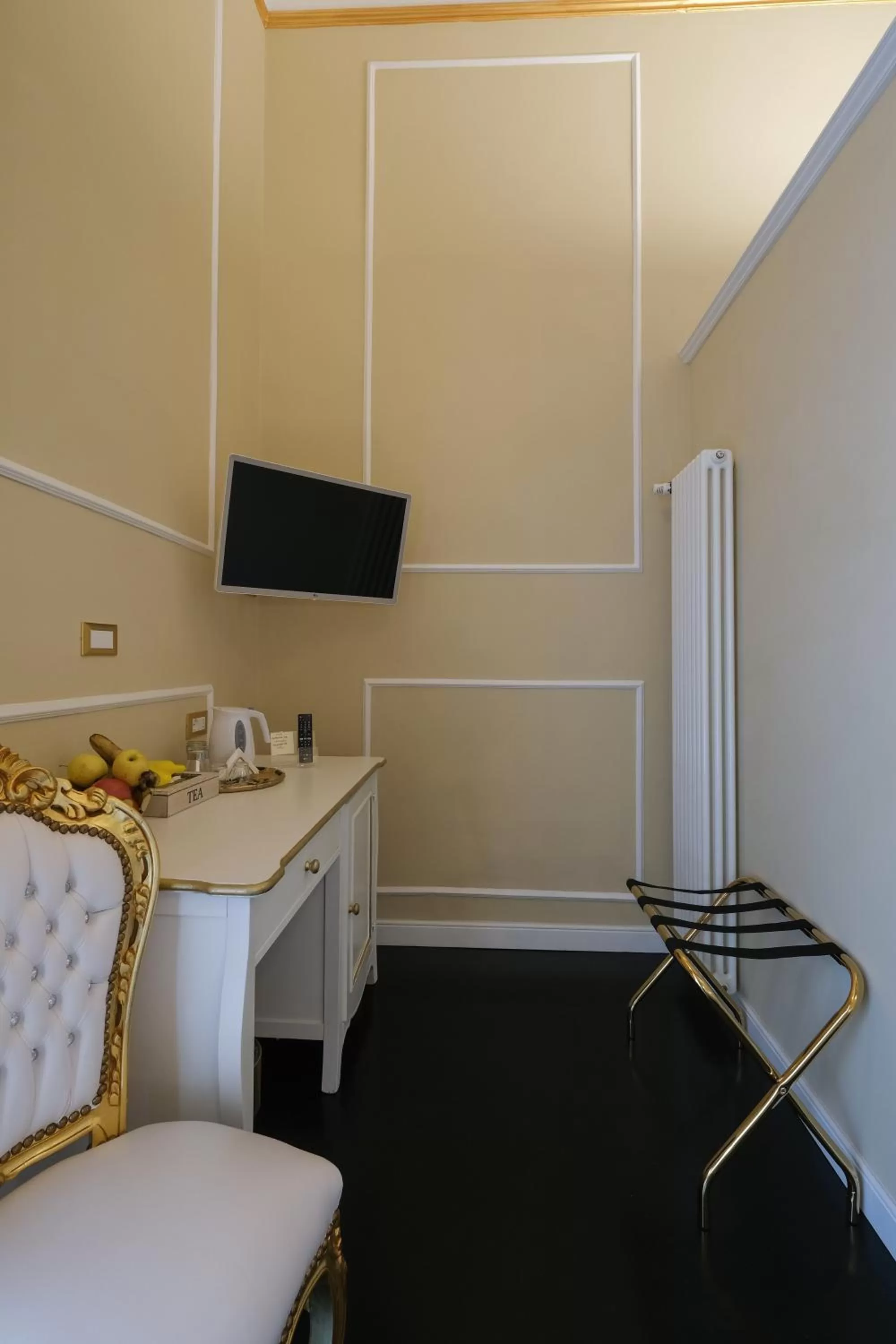 TV and multimedia in B&B Kingsman