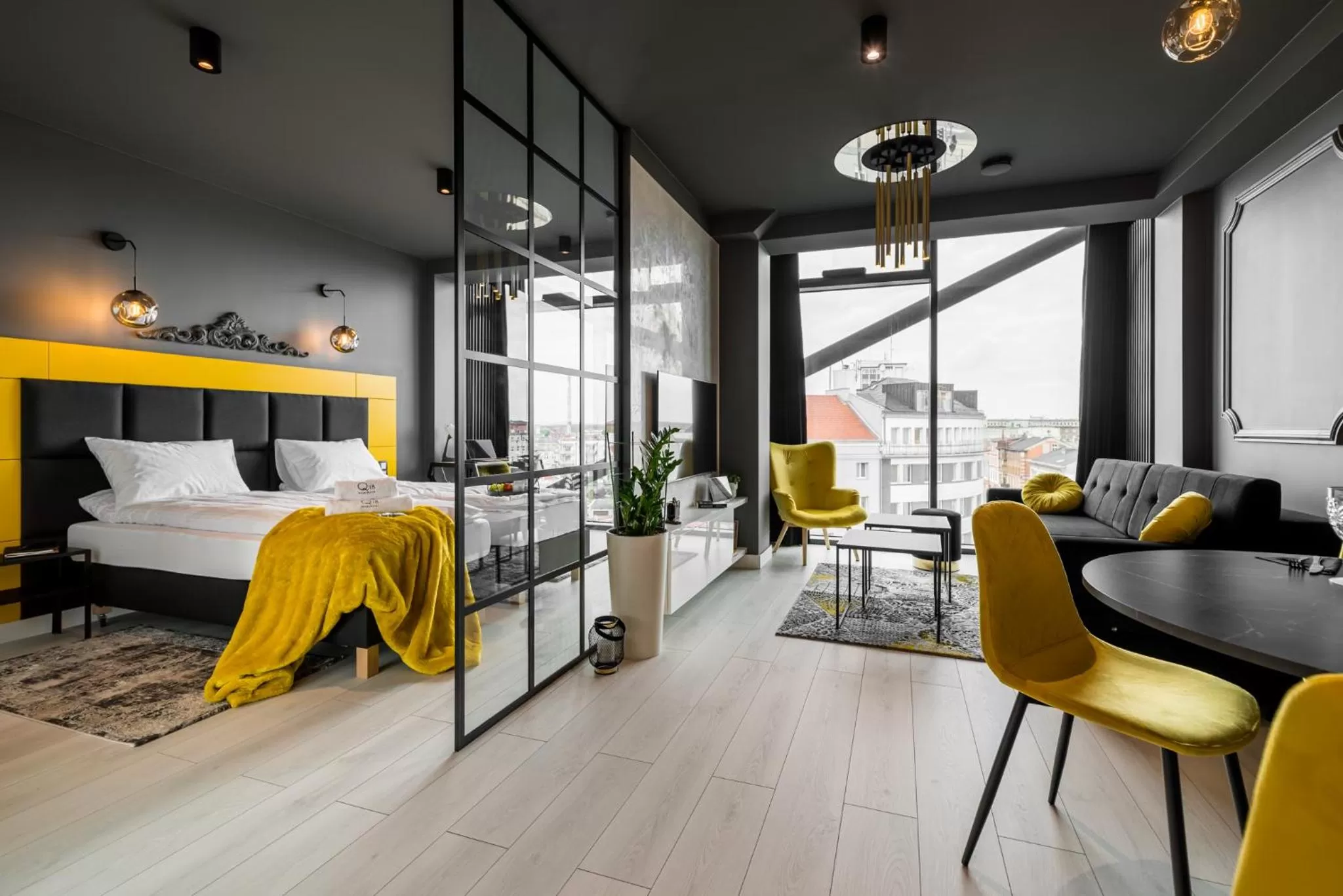 Communal lounge/ TV room, Bed in Q18 ApartHotel