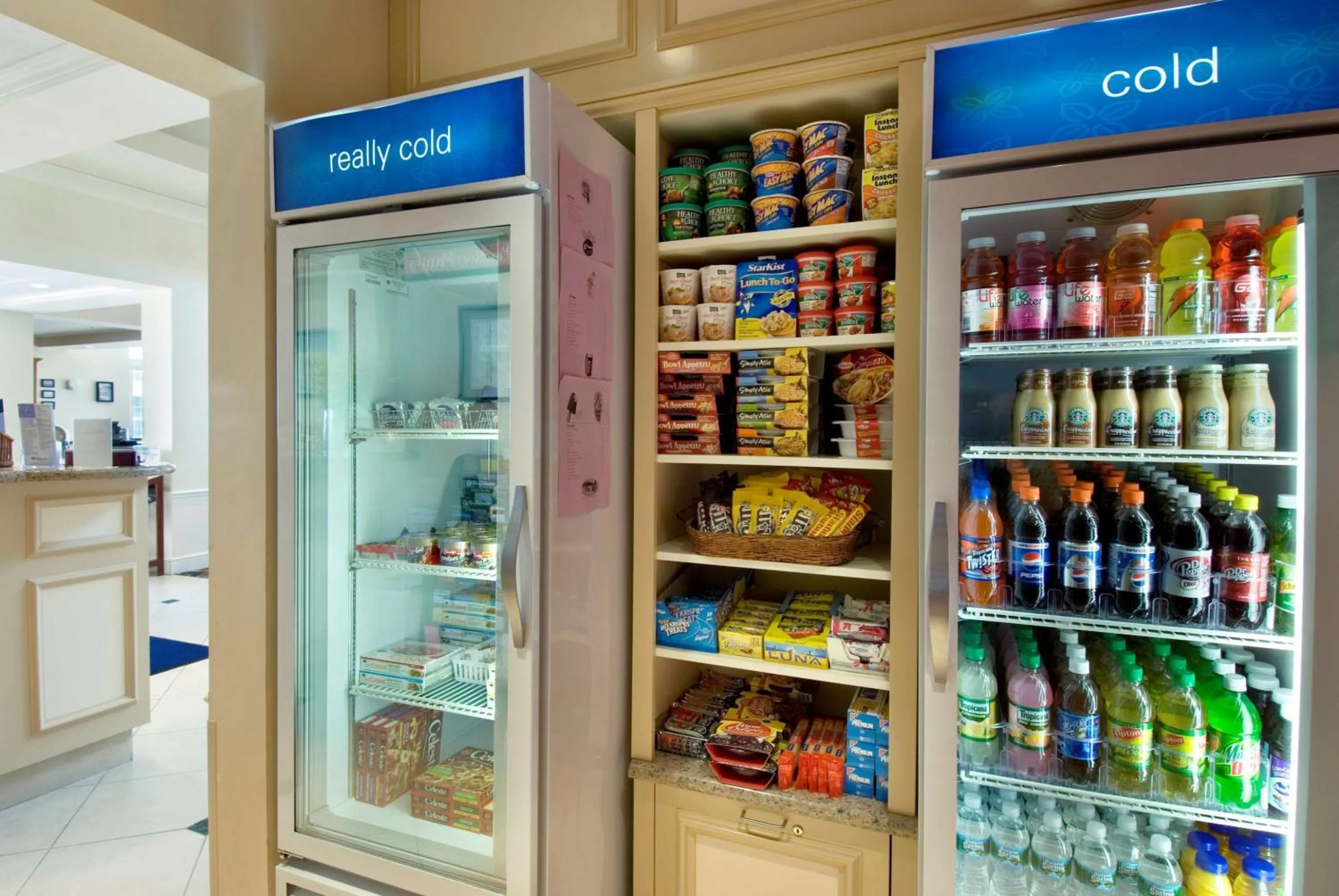 Restaurant/places to eat in Hilton Garden Inn Freeport Downtown