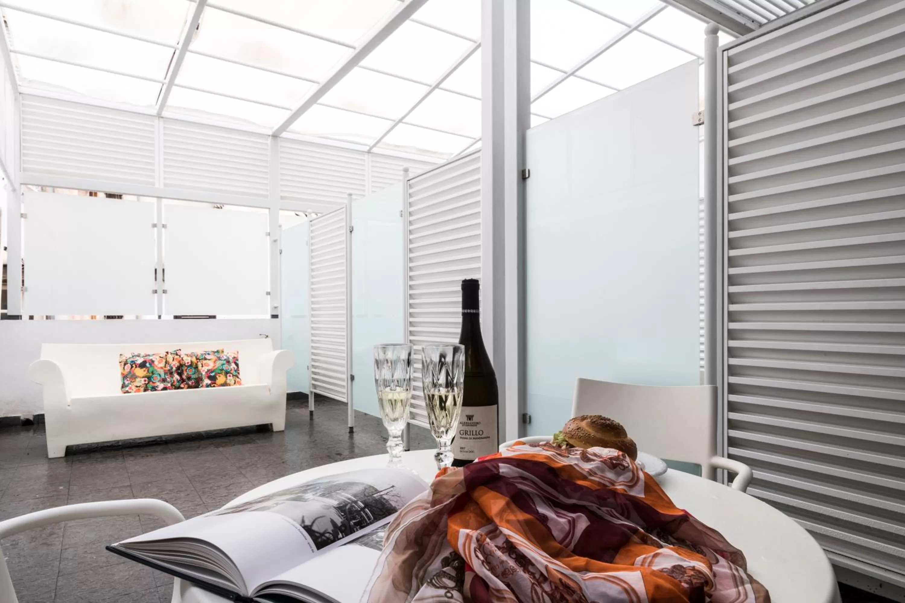 Balcony/Terrace, Bed in Palermo In Suite Aparthotel