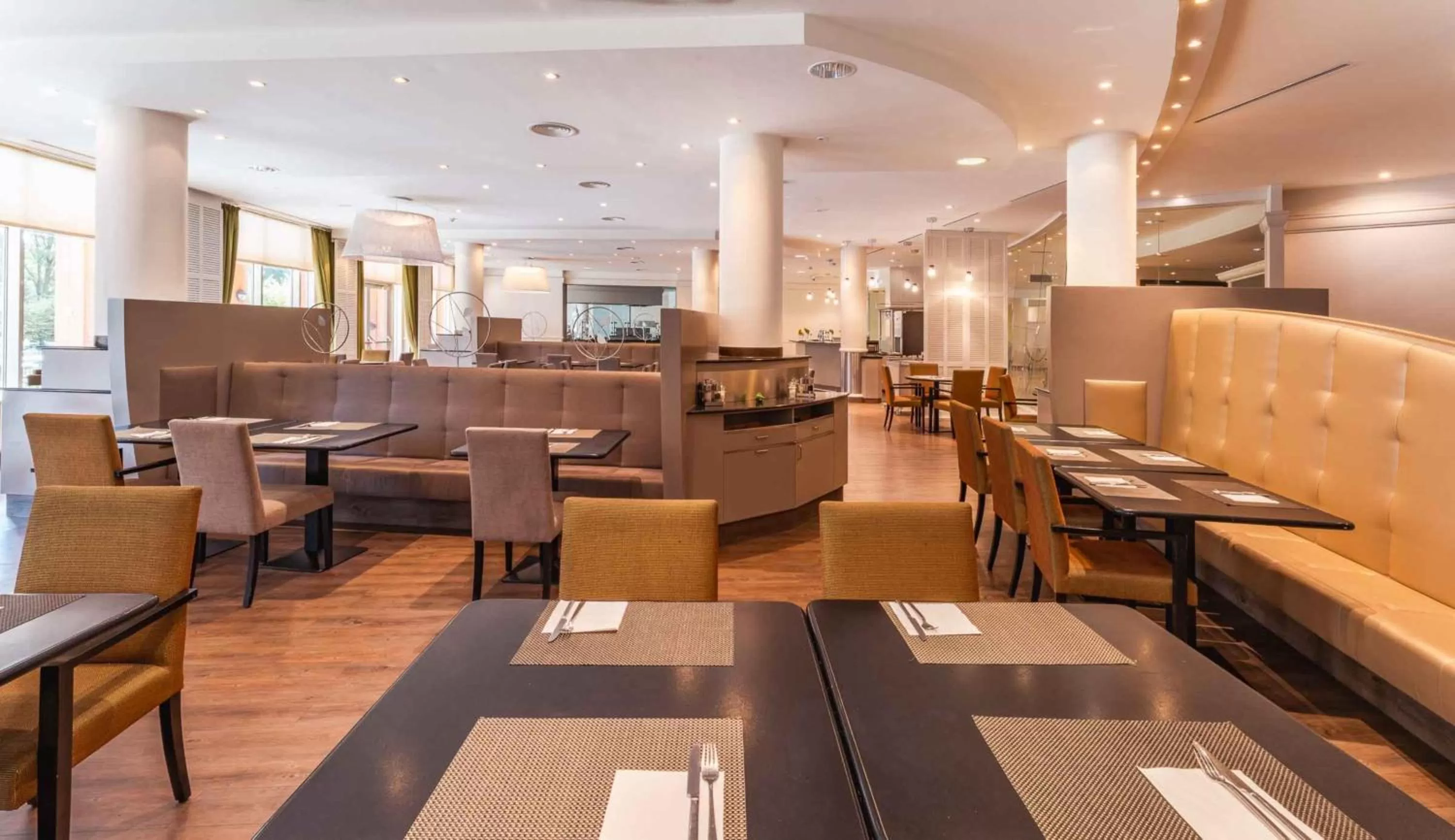 Restaurant/places to eat in PLAZA Premium Wien