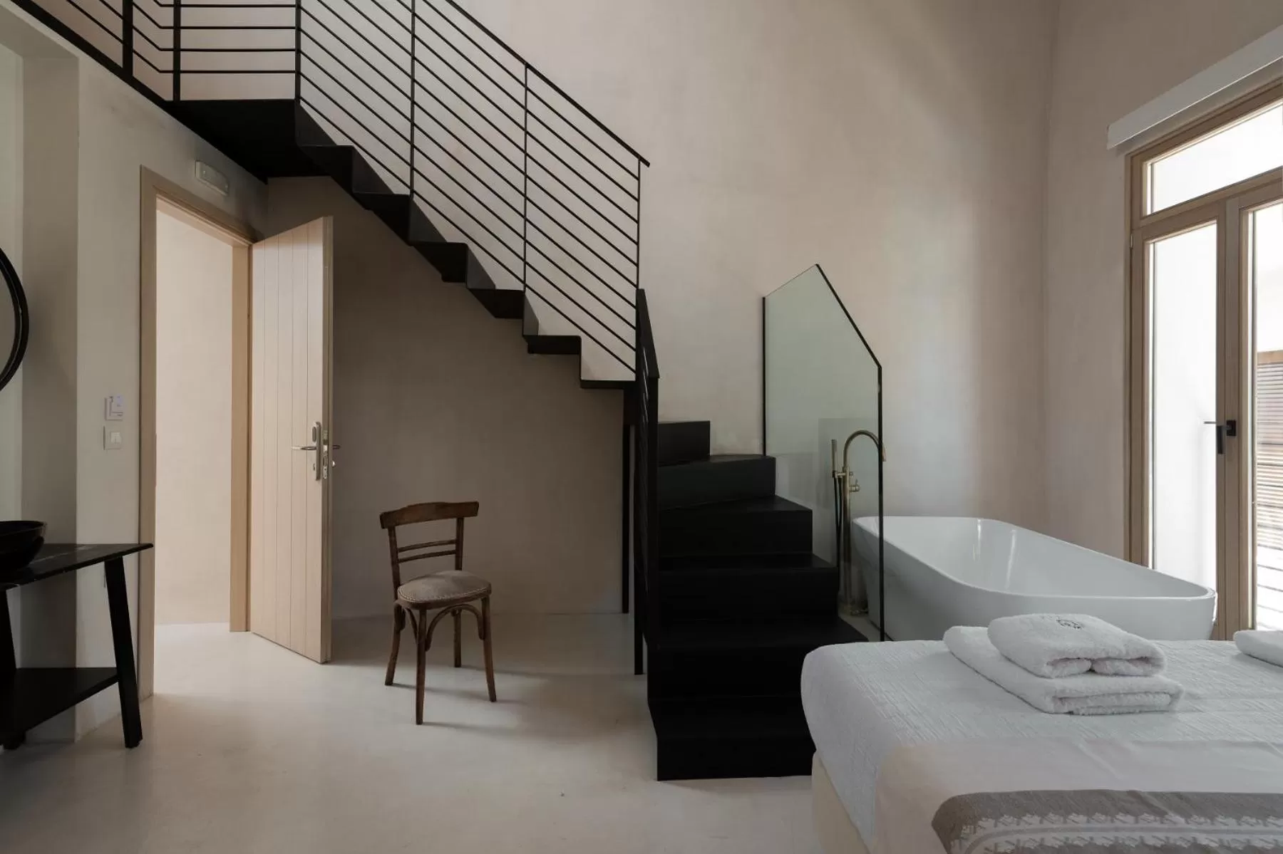 Living room, Bed in Sutor Chic Manor hotel