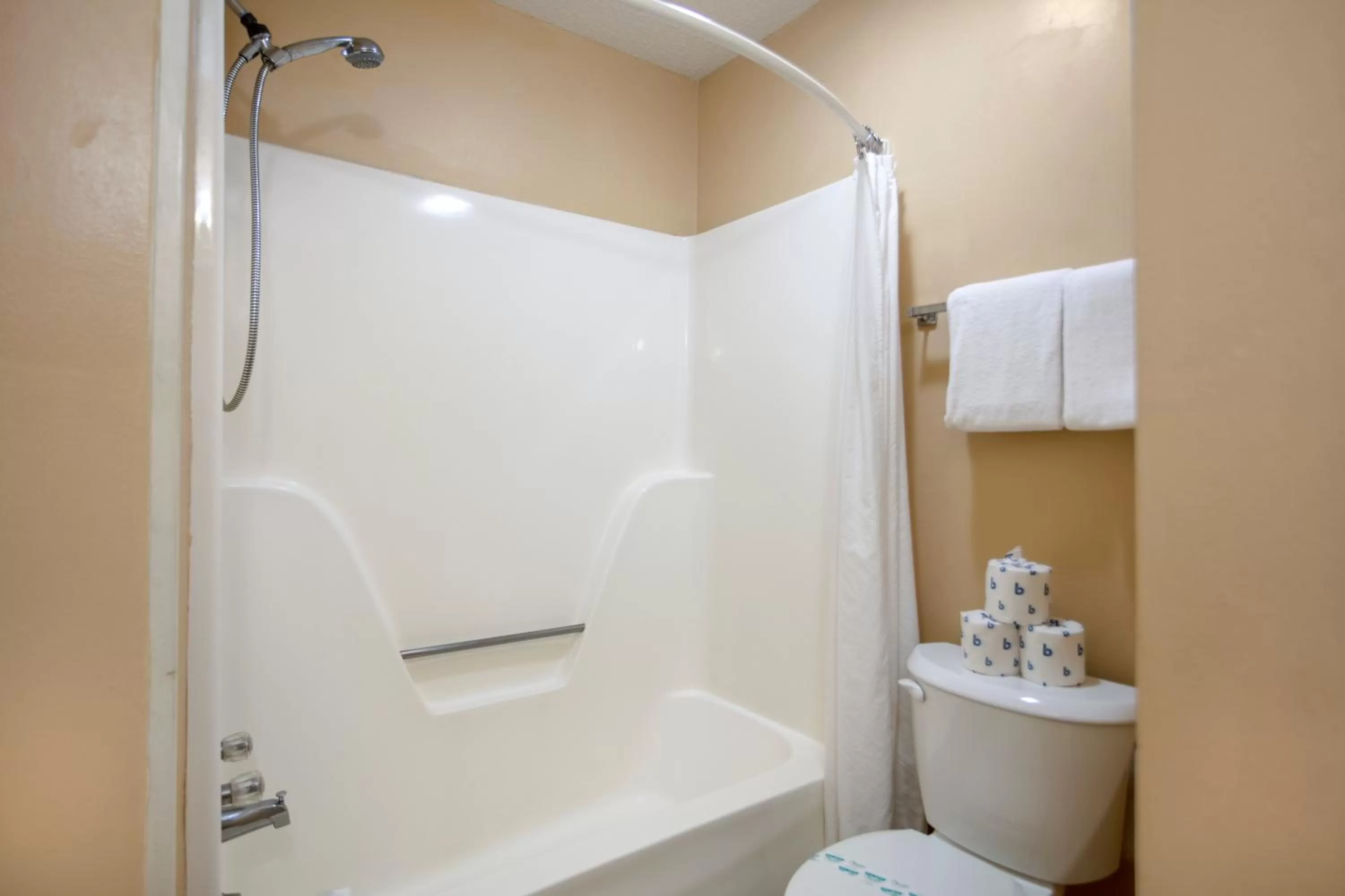 Bathroom in Edgewater Inn - Biloxi Beach