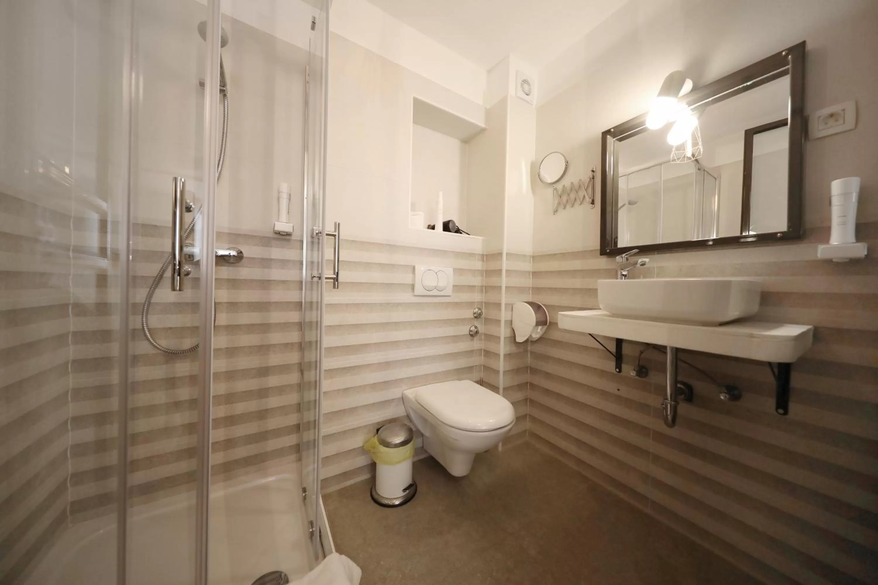 Shower in Central Apartments Integrated Hotel