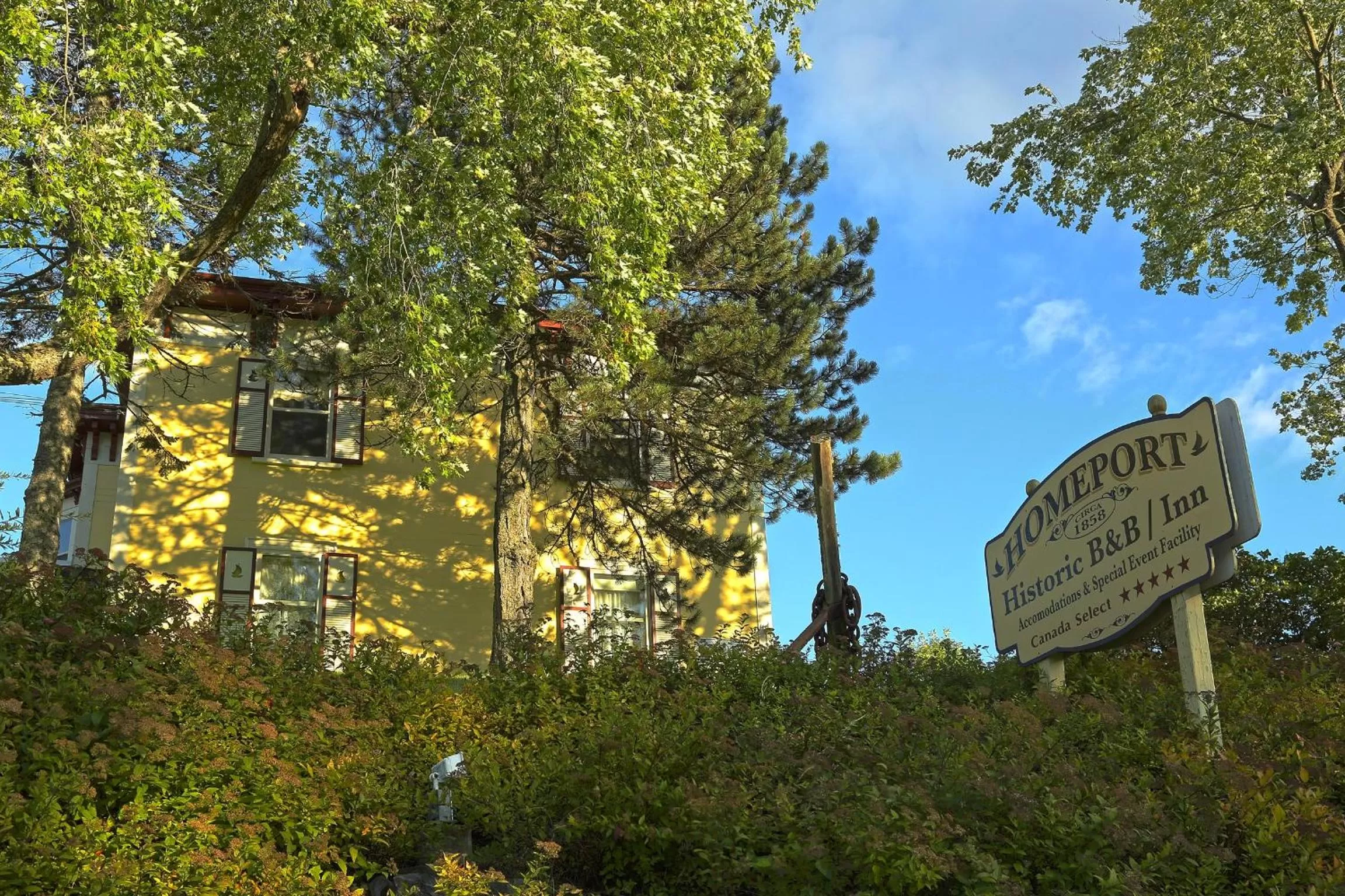 Property building in Homeport Historic B&B