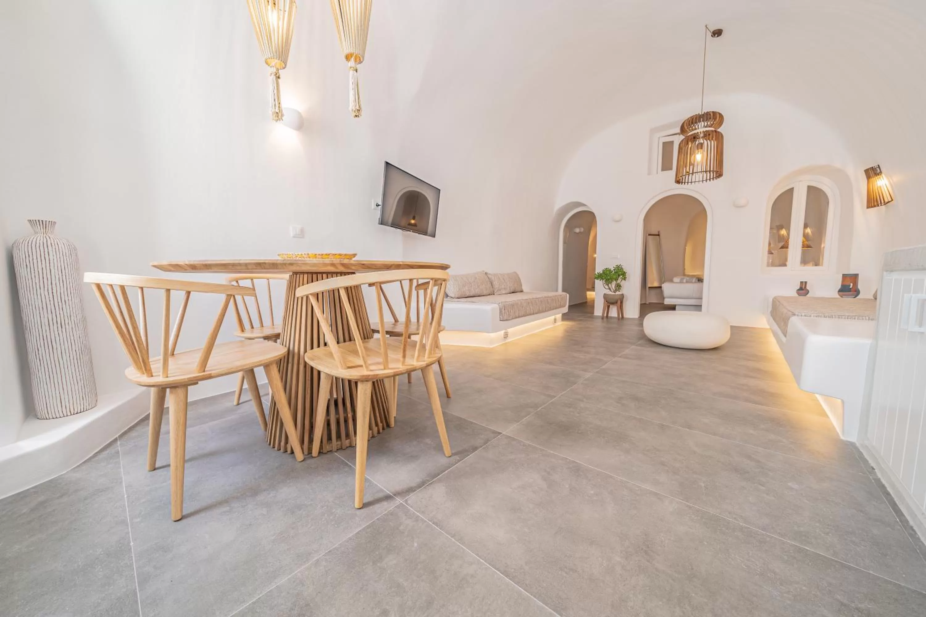 TV and multimedia in Eternity Suites Santorini