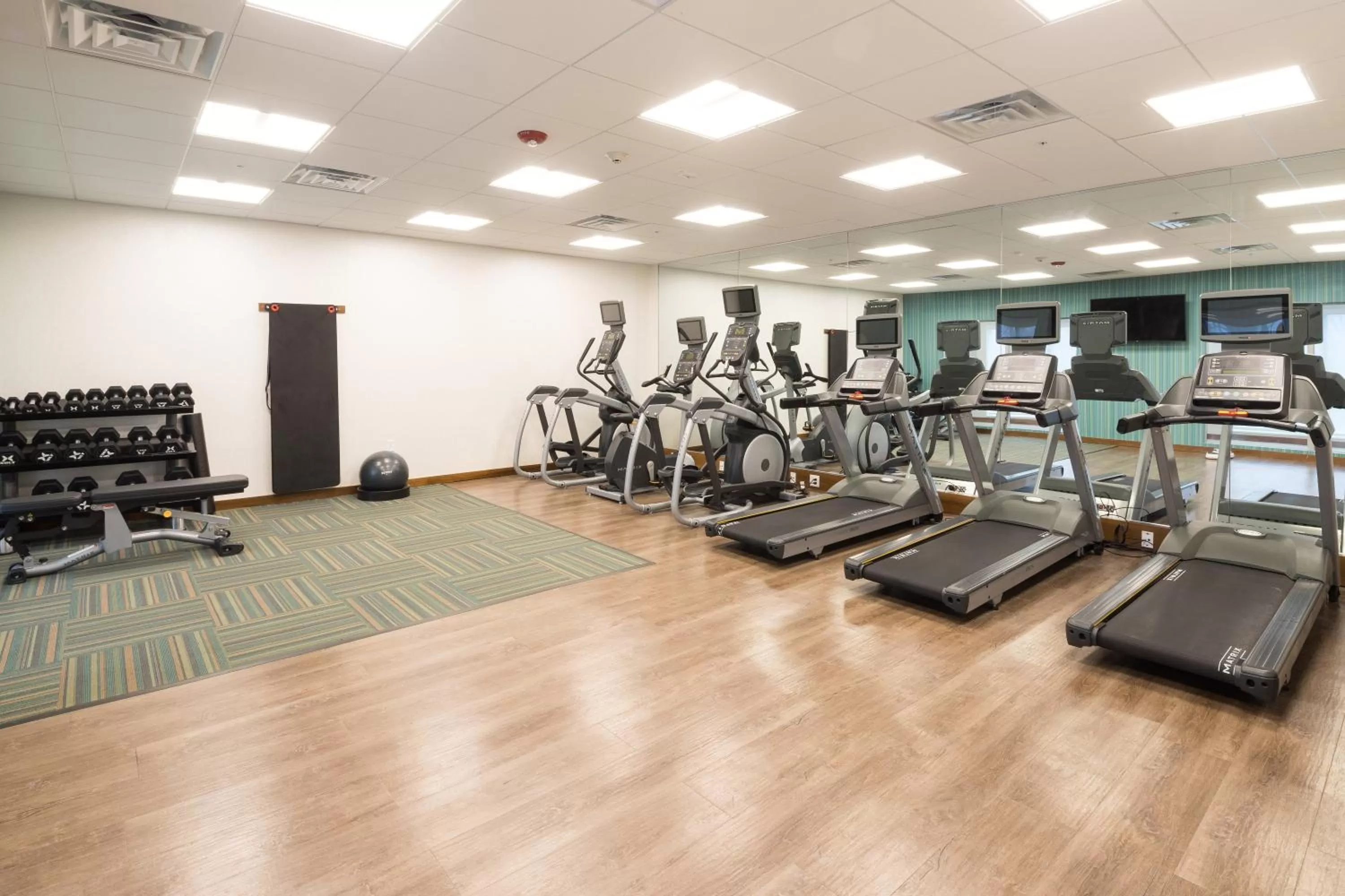 Spa and wellness centre/facilities in Holiday Inn Express & Suites - Auburn by IHG