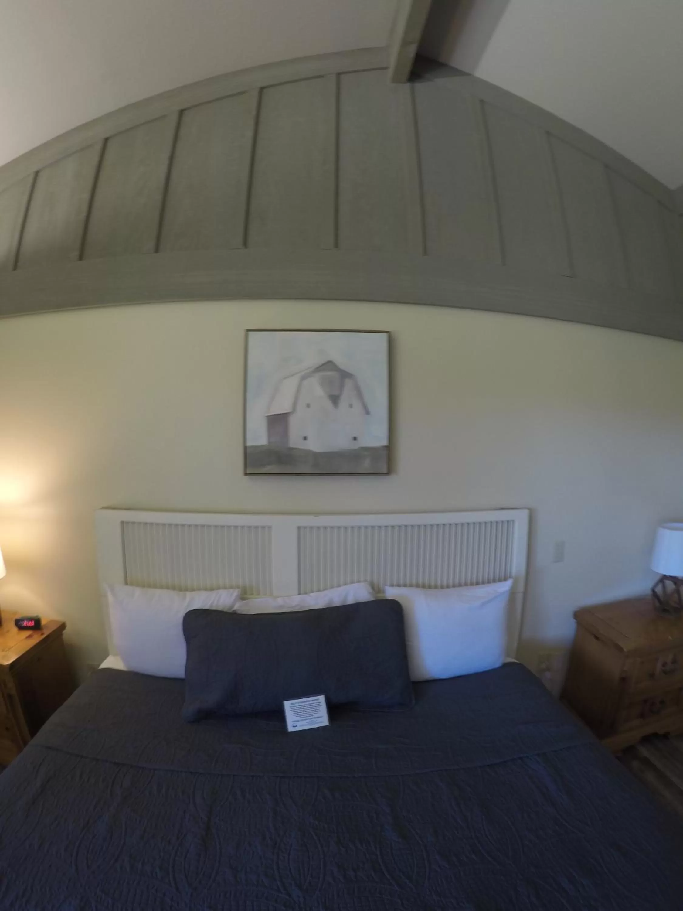 Bed in Ridgemark Golf Club and Resort