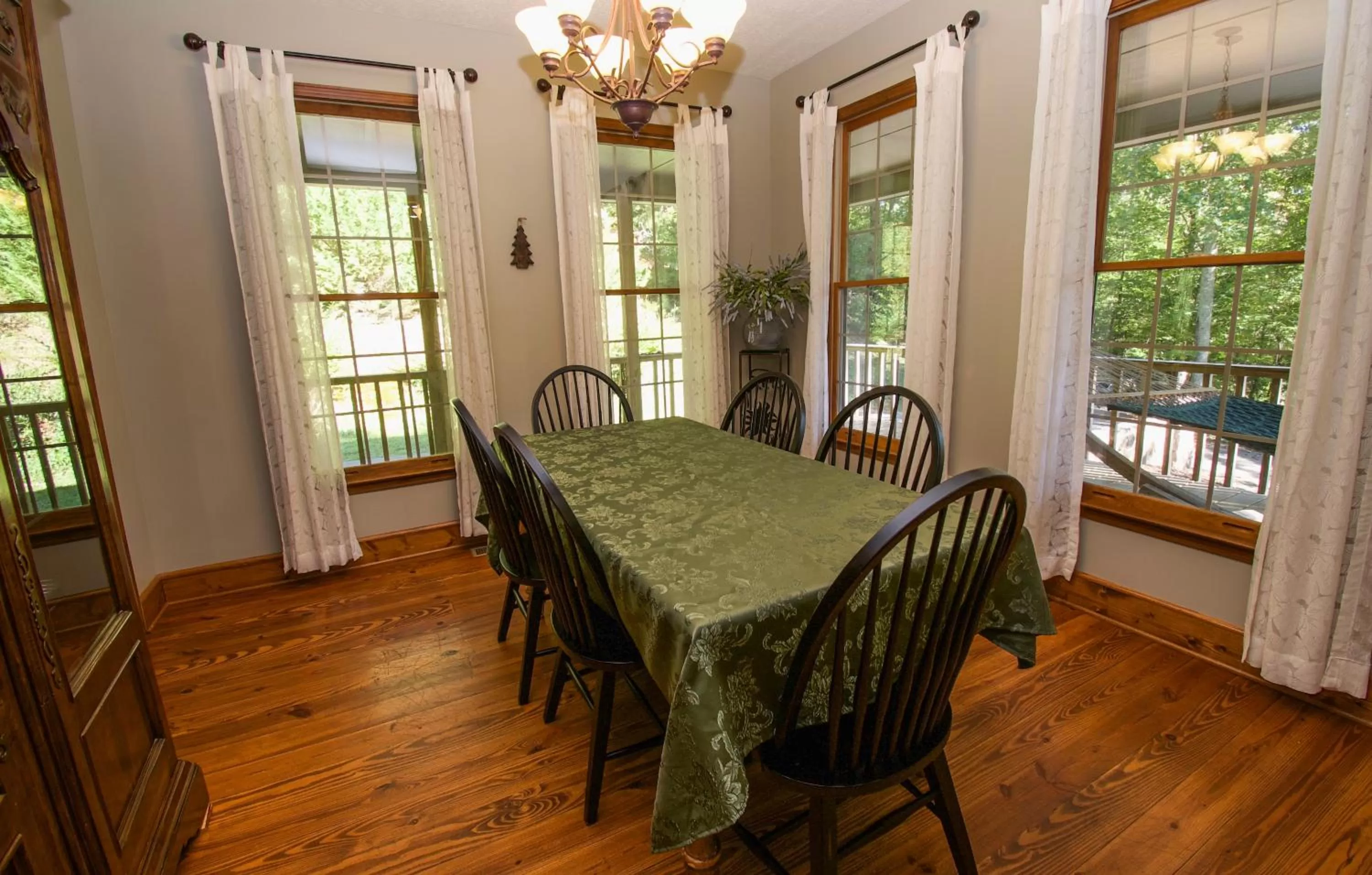 Dining area in Paradise Hills, Winery Resort & Spa