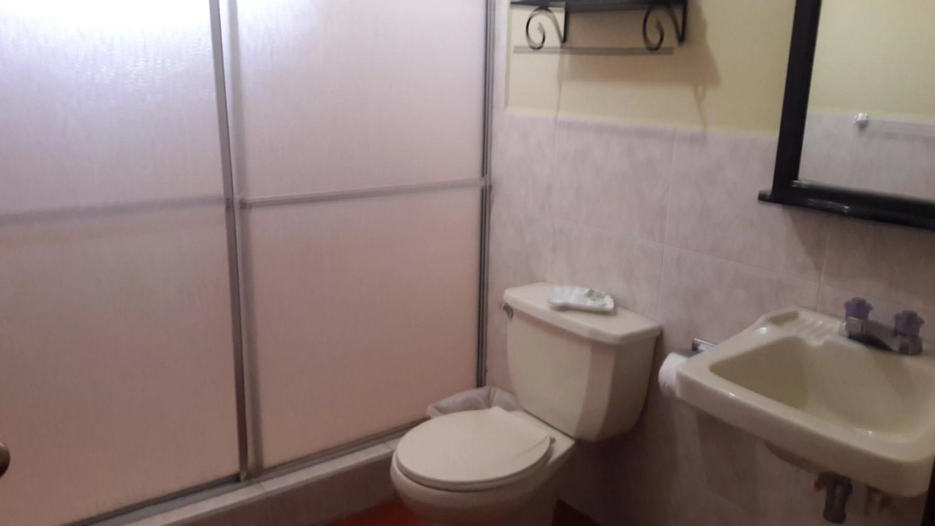 Bathroom in Hotel Brisas de Copan