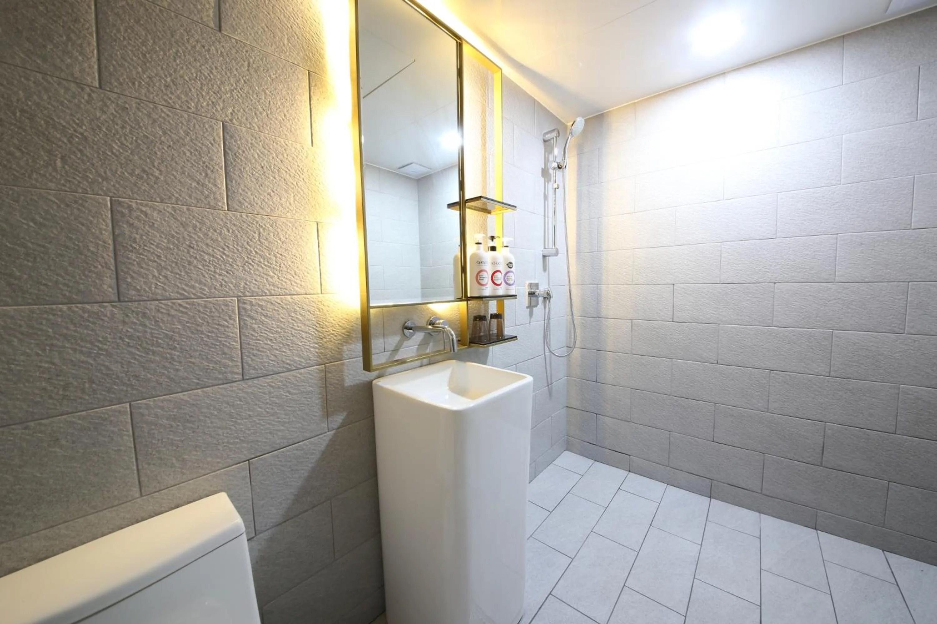 Bathroom in Suncheon Divine Hotel