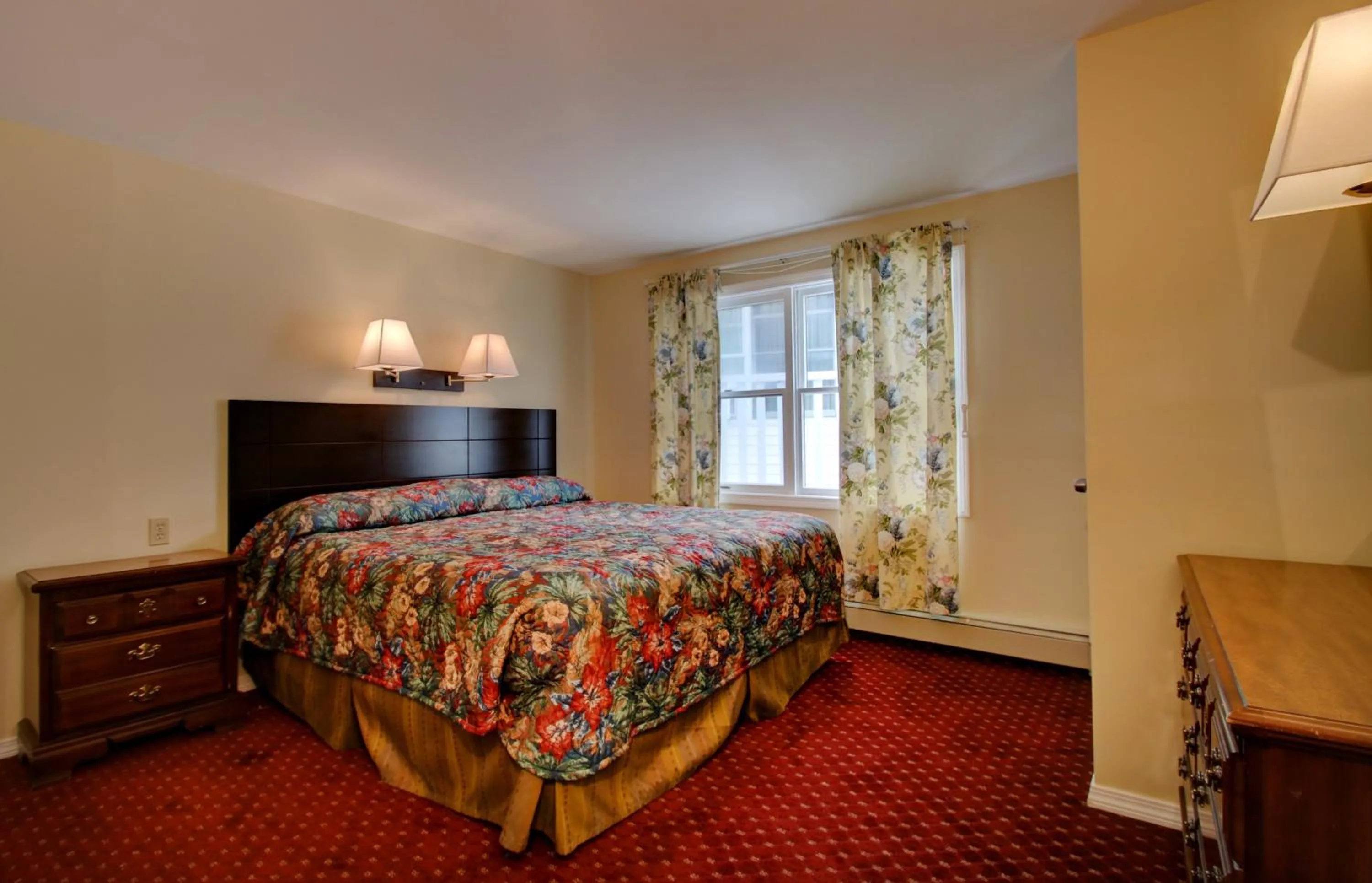 Bedroom, Bed in Ogunquit Tides