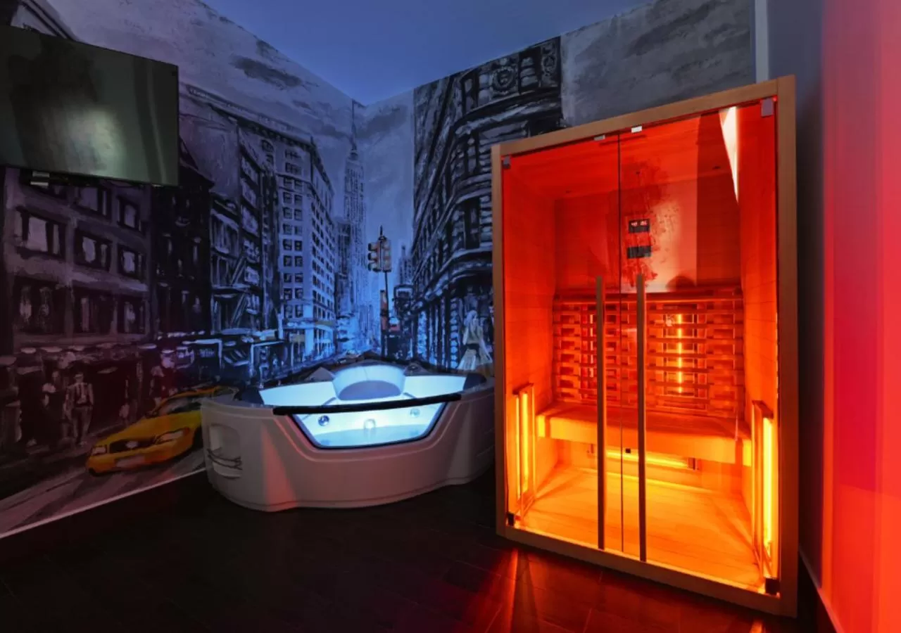 Hot Tub in ARTEMIDE "Fiore Club" B&B SUITE SPA