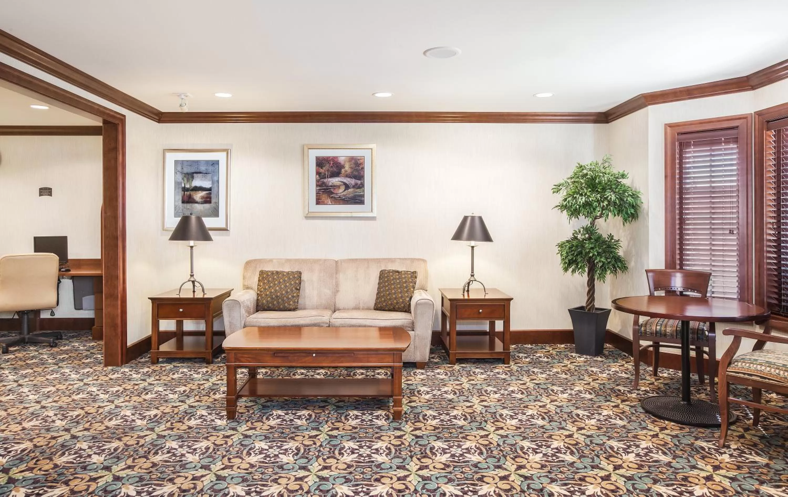 Property building in Staybridge Suites El Paso Airport by IHG