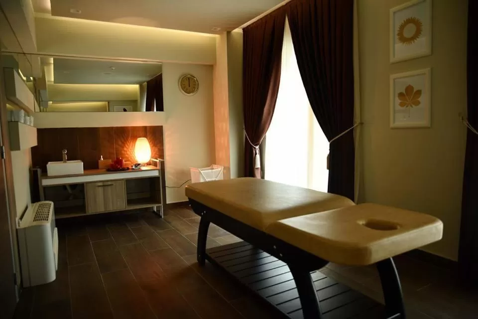 Massage, Seating Area in Central Hotel, Fitness and Spa
