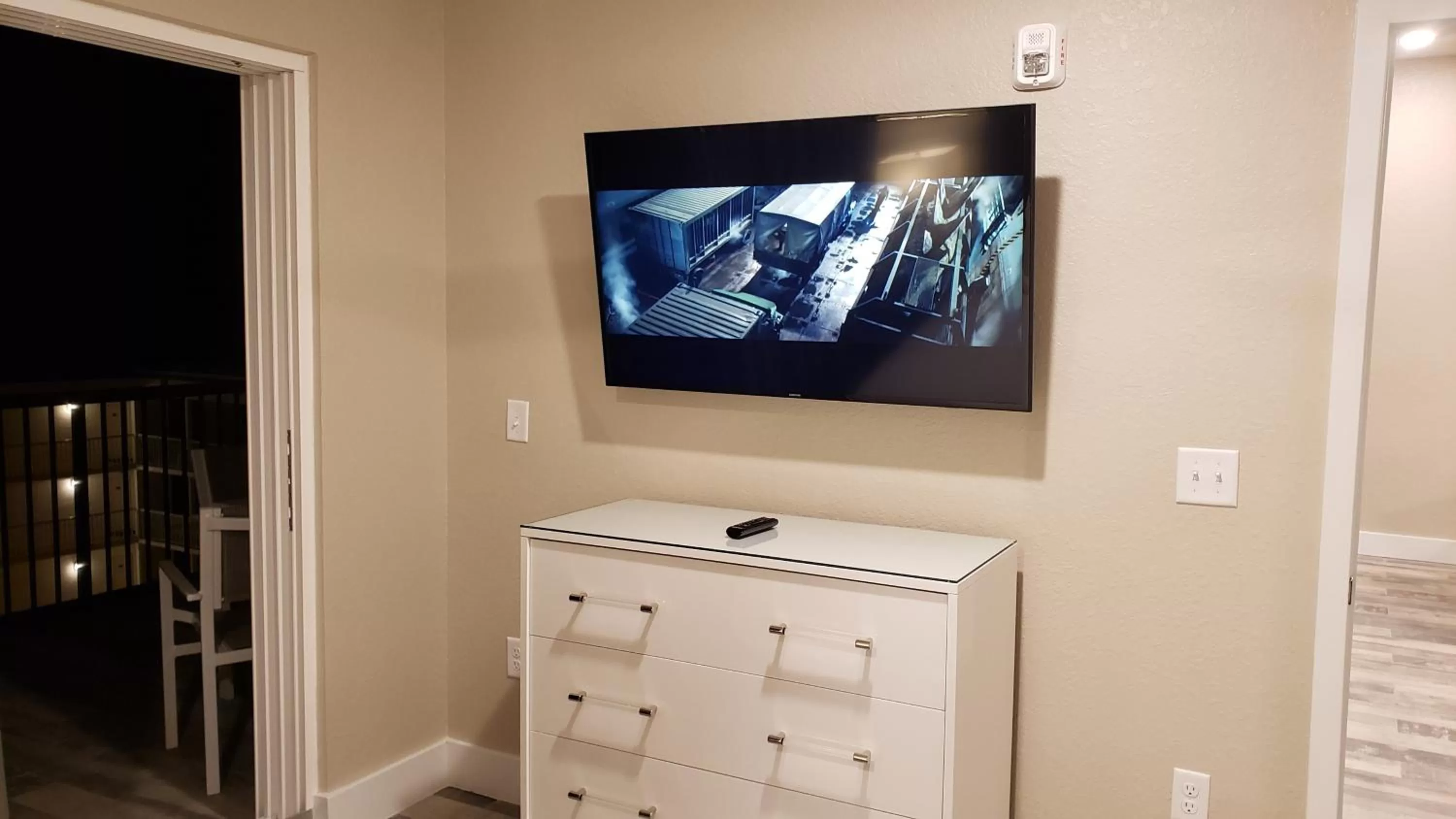 TV and multimedia in Barefoot Beach Club