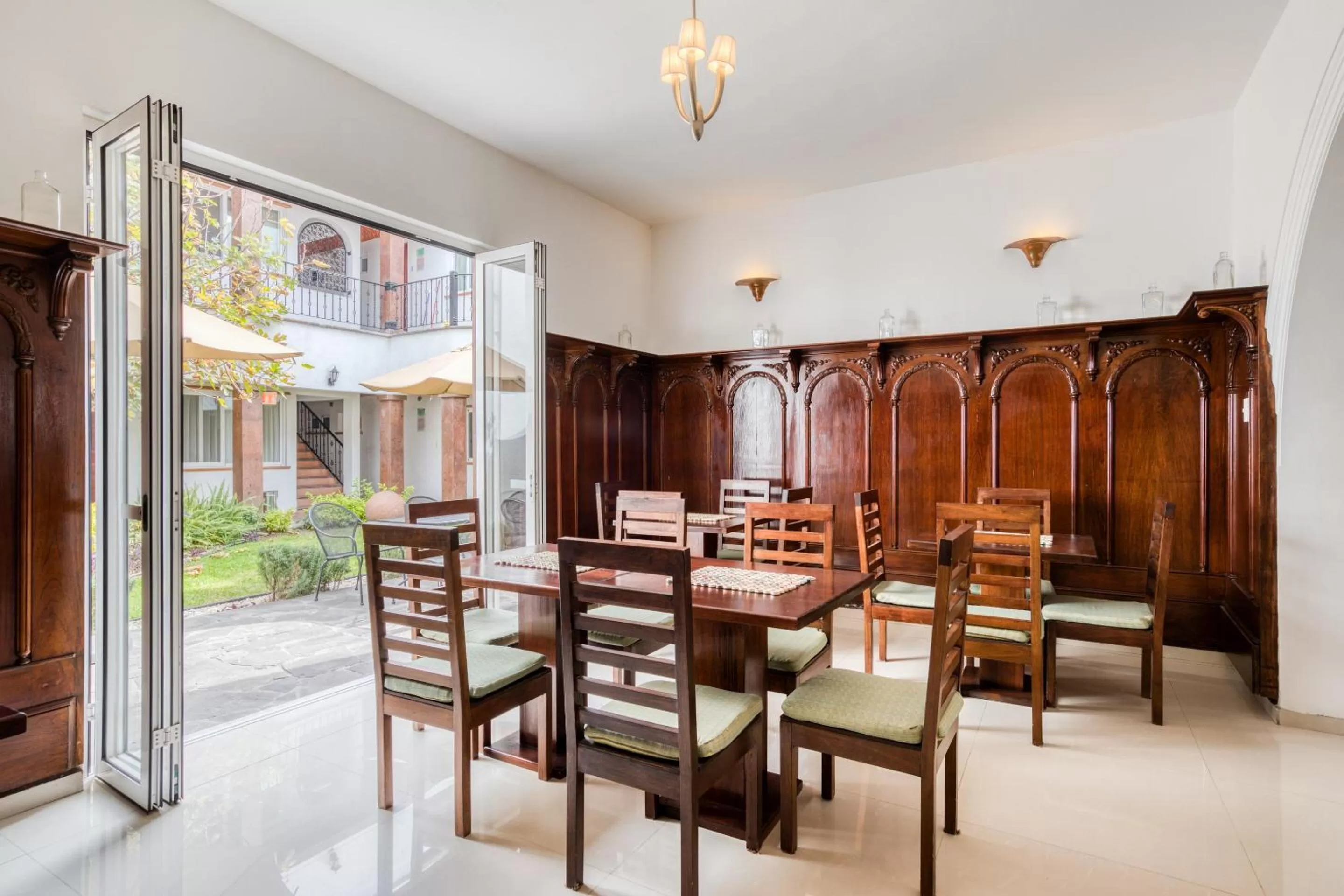 Restaurant/places to eat in Hotel Quinta Allende