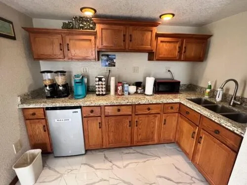 Breakfast in Americas Best Value Inn - Edna