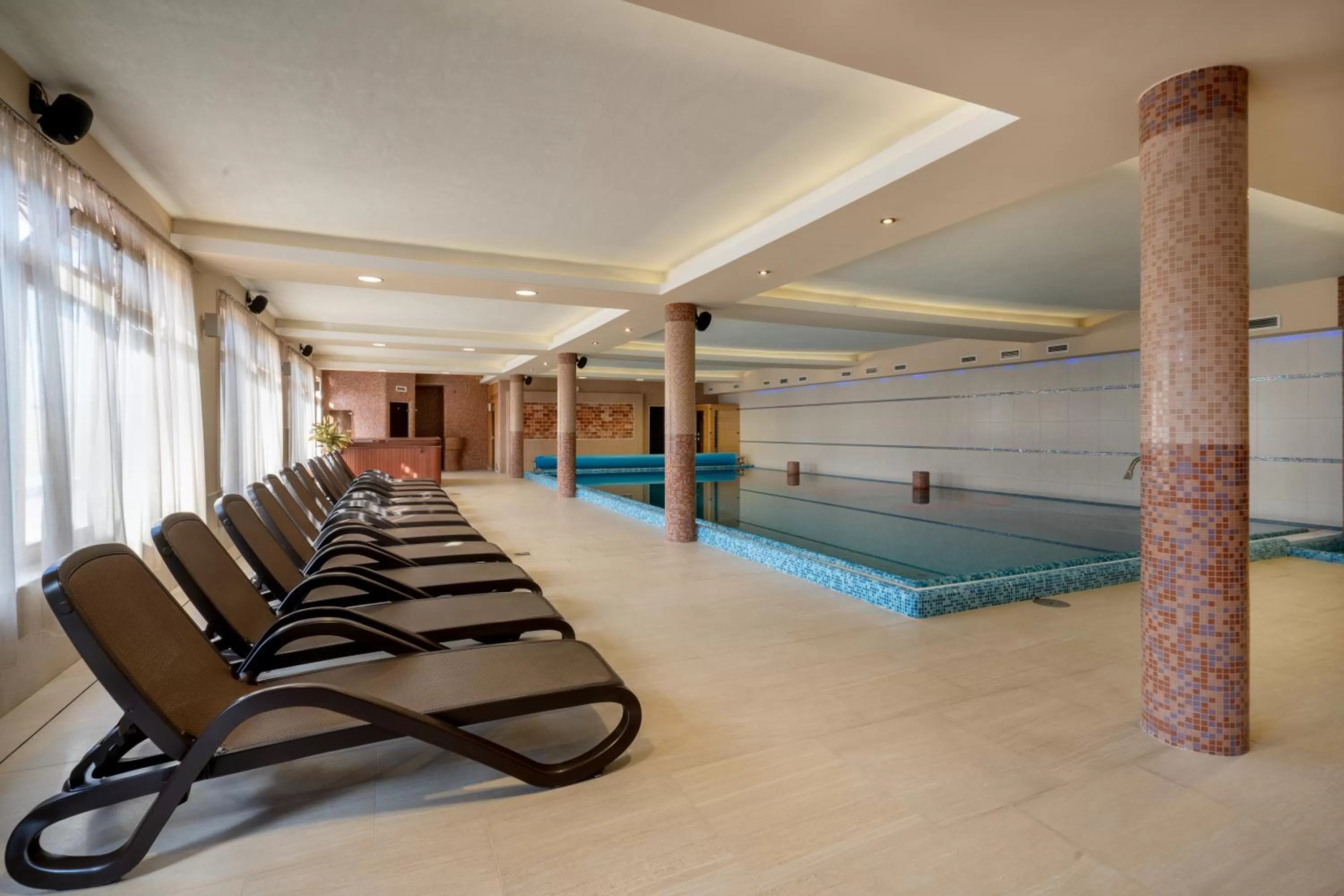 Swimming Pool in DorEsz Wellness Panzió