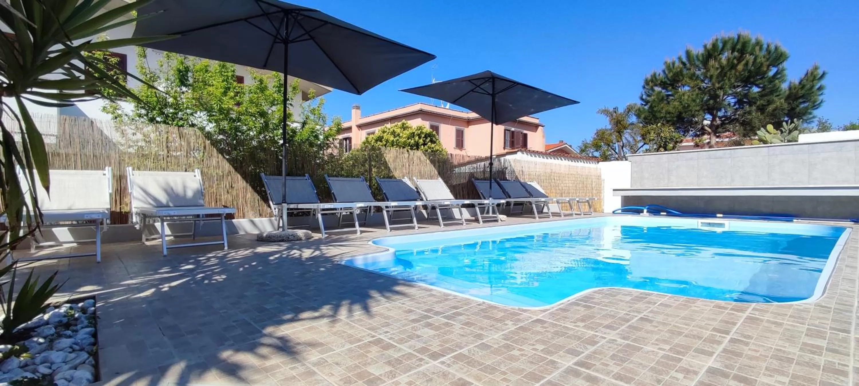 Property building in Villa Kinga