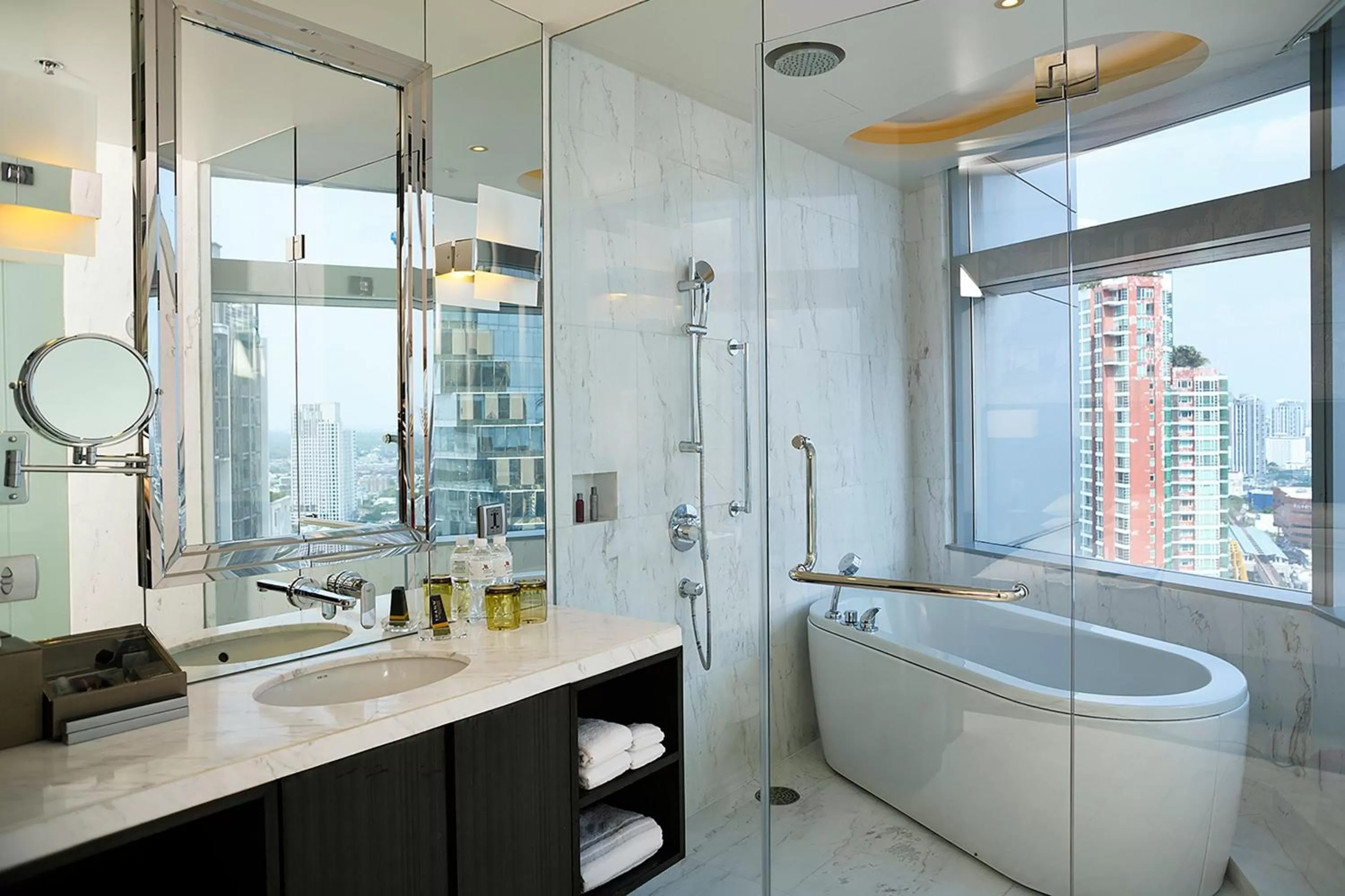 Photo of the whole room in Bangkok Marriott Hotel Sukhumvit