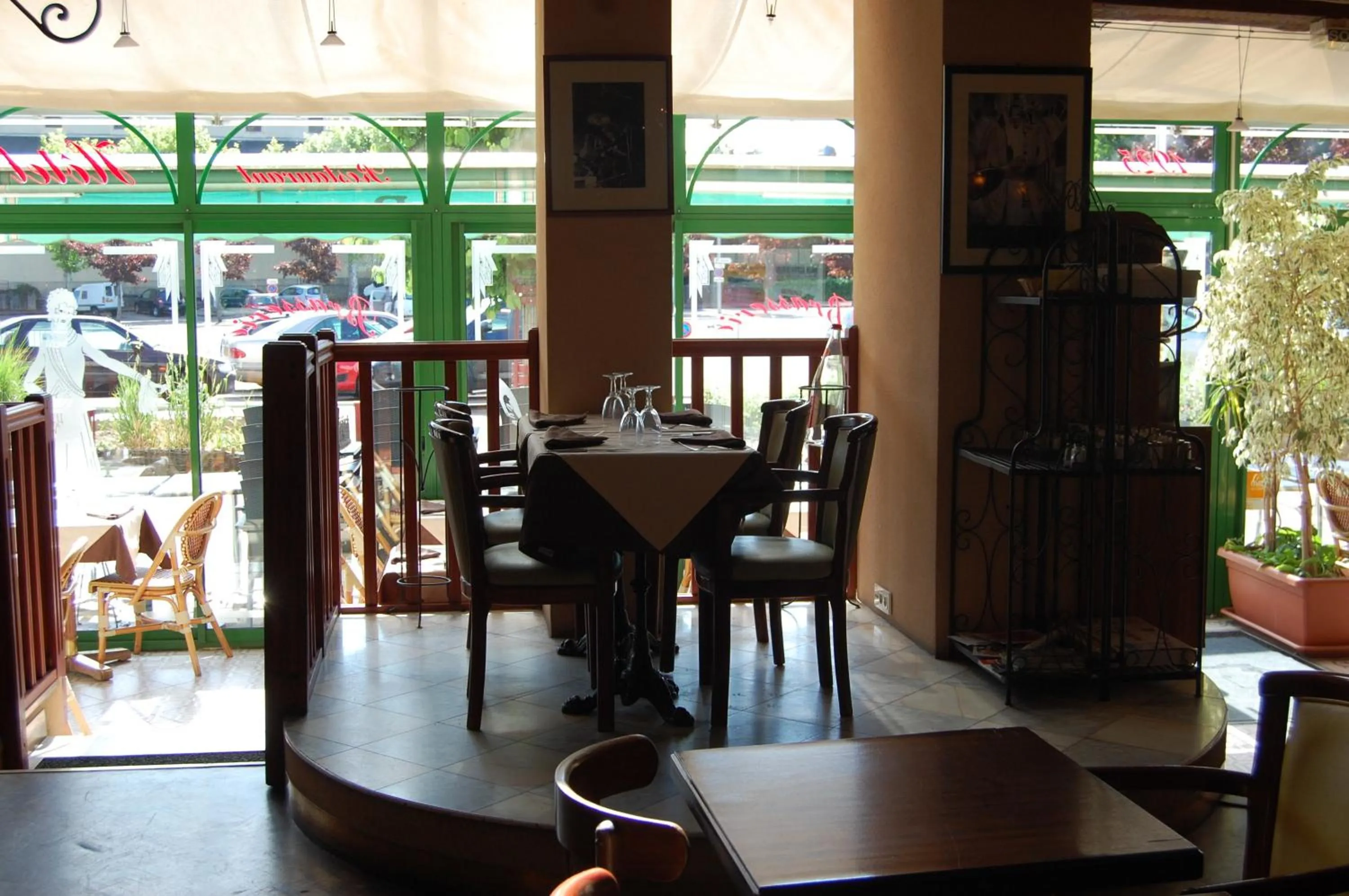 Restaurant/places to eat in Hôtel Restaurant La Belle Epoque