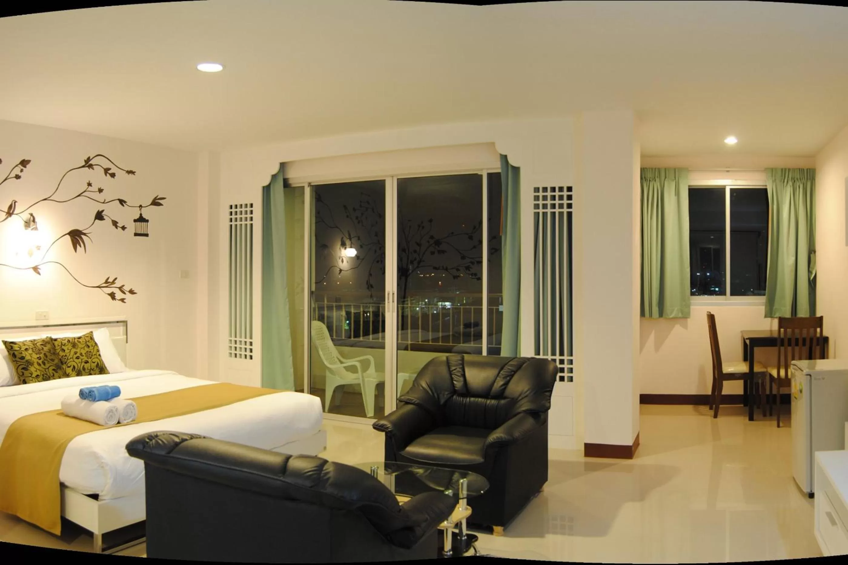 Photo of the whole room, Bed in Baan Manthana Hotel, Hua Hin