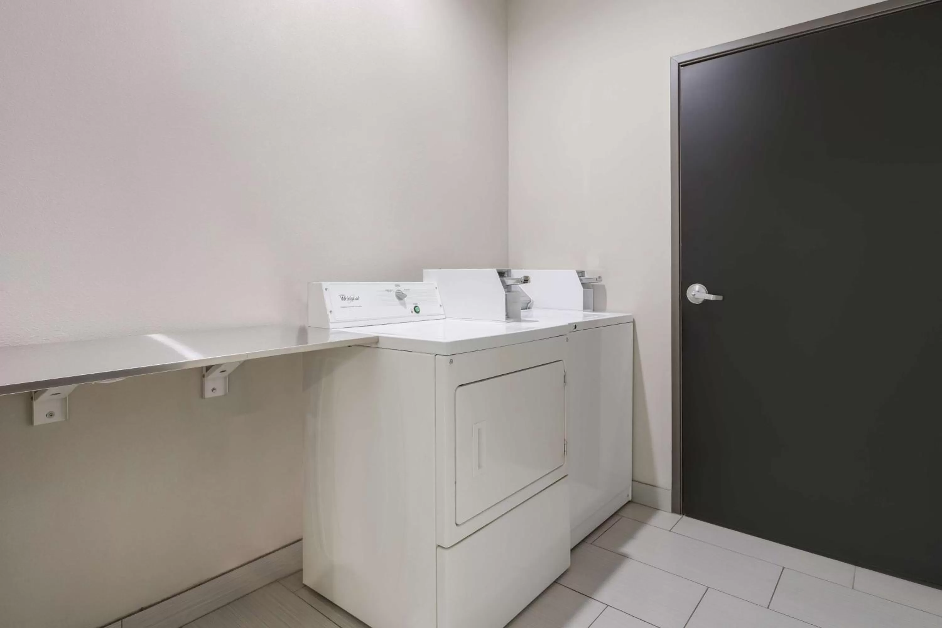 laundry in Best Western NSU Inn