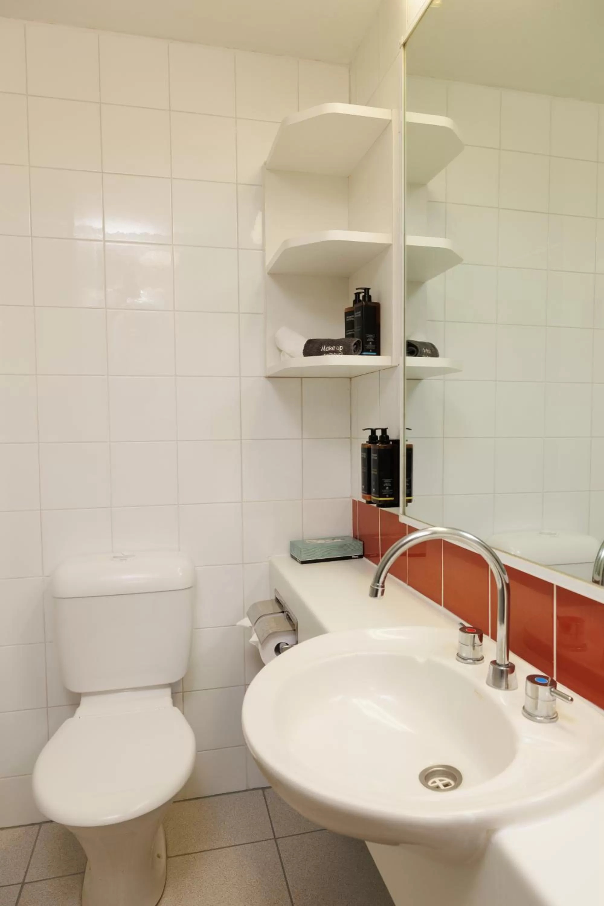 Superior Twin in Mercure Kakadu Crocodile