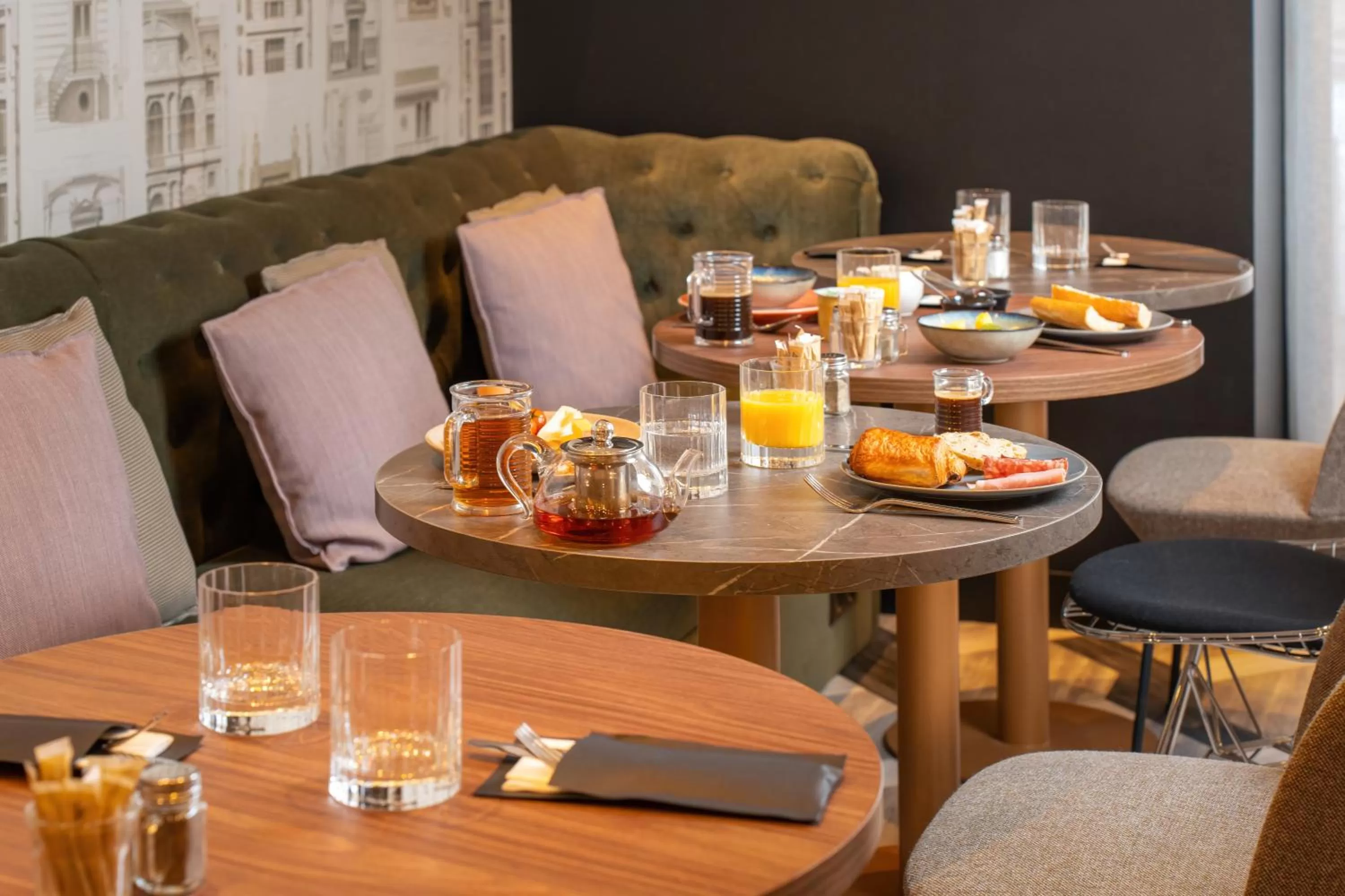 Breakfast in Le Splendid Hotel Lac D'Annecy - Handwritten Collection