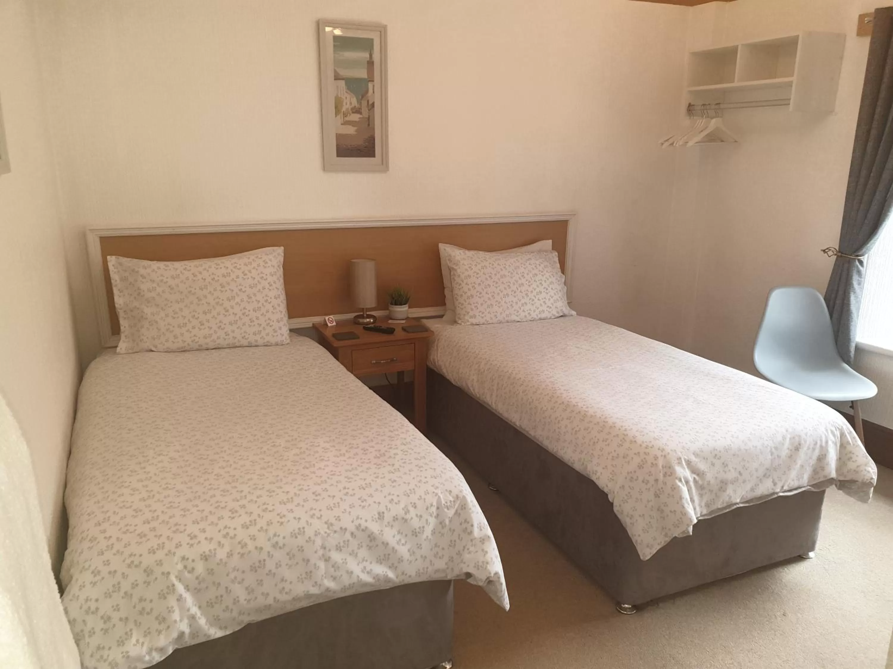 Bedroom, Bed in Bay Lodge