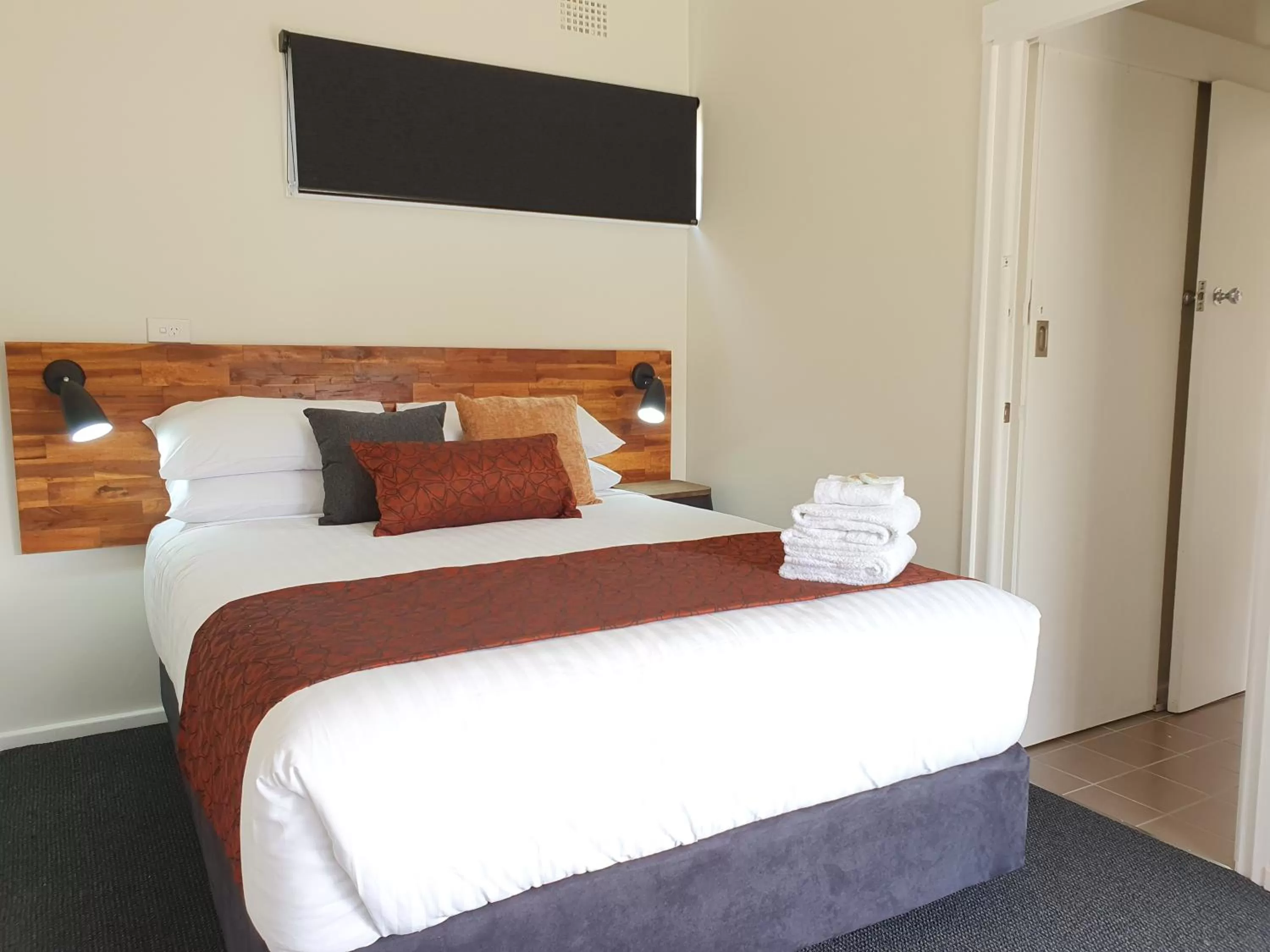 Bed in Black Sheep Motel Goulburn