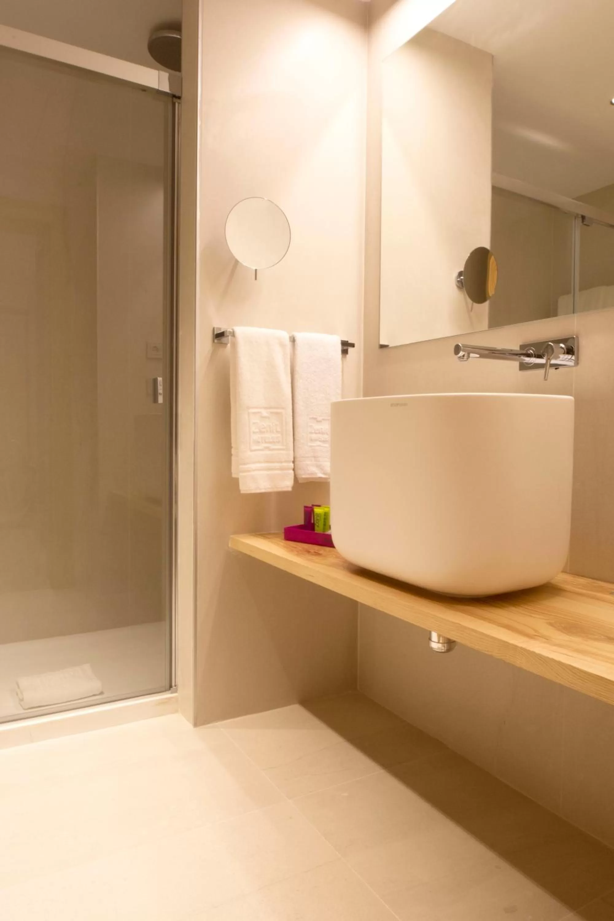 Bathroom in Zenit Sevilla