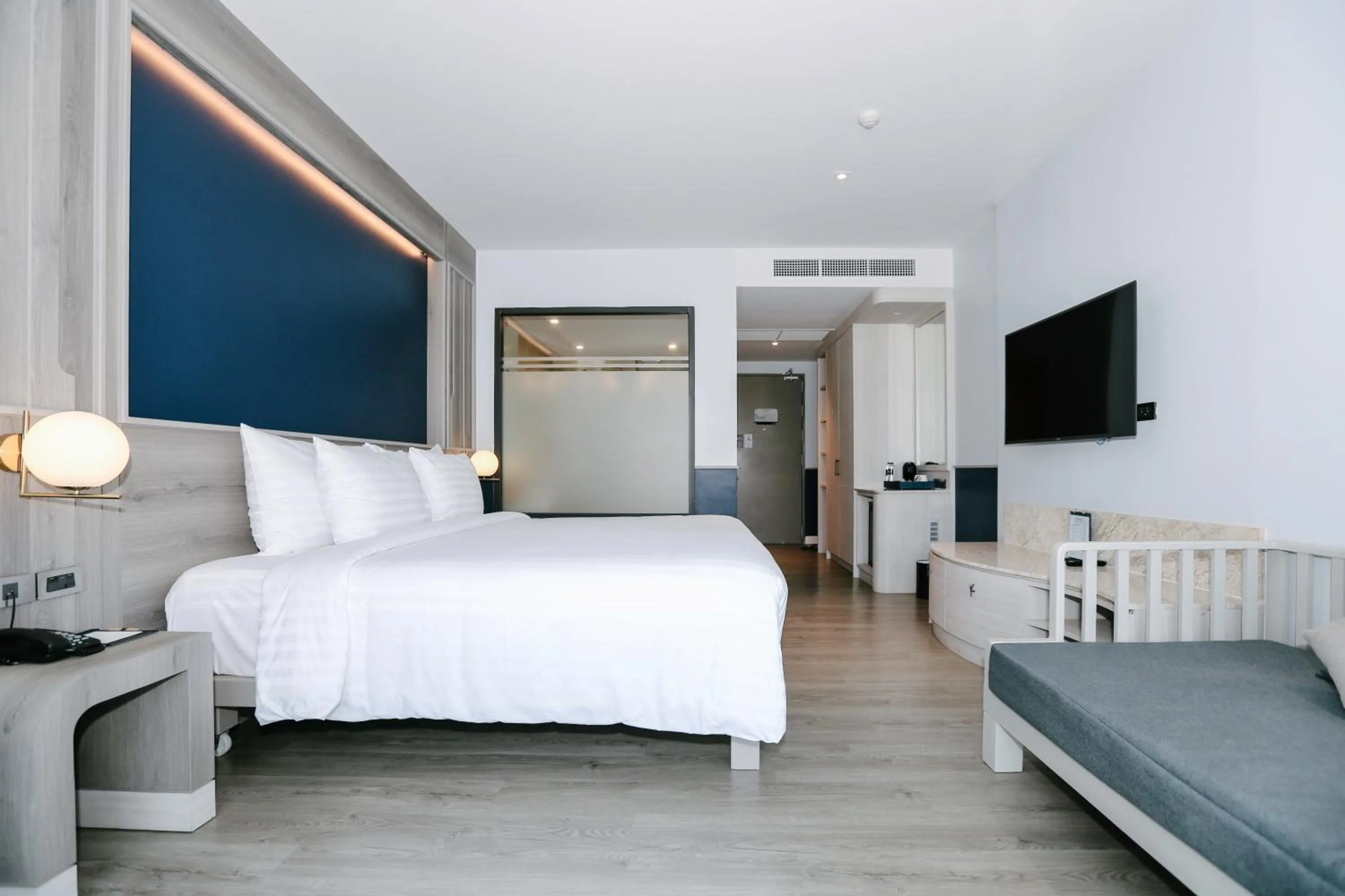 Bed in Seabed Grand Hotel Phuket - SHA Extra Plus