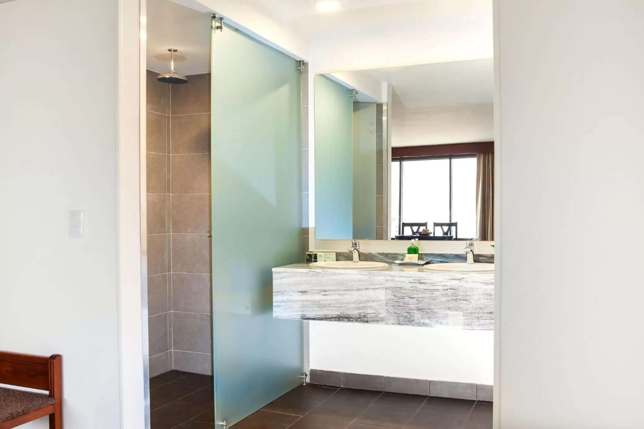 Bathroom in Torre de Cali Plaza Hotel