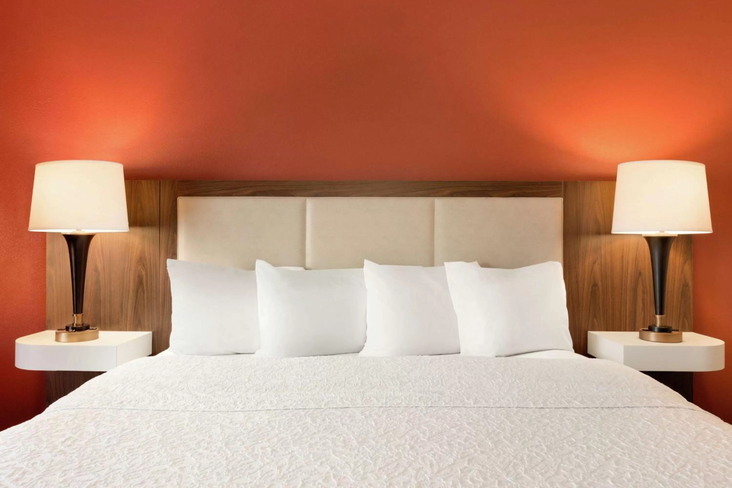 Bed in Hampton Inn Wichita Falls-Sikes Senter Mall