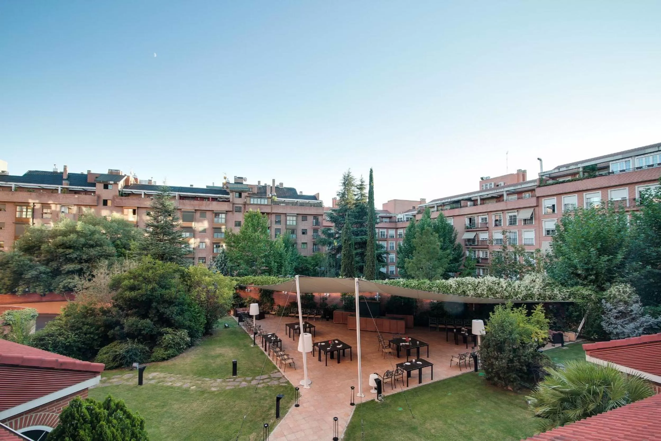 Garden in Rafaelhoteles Atocha