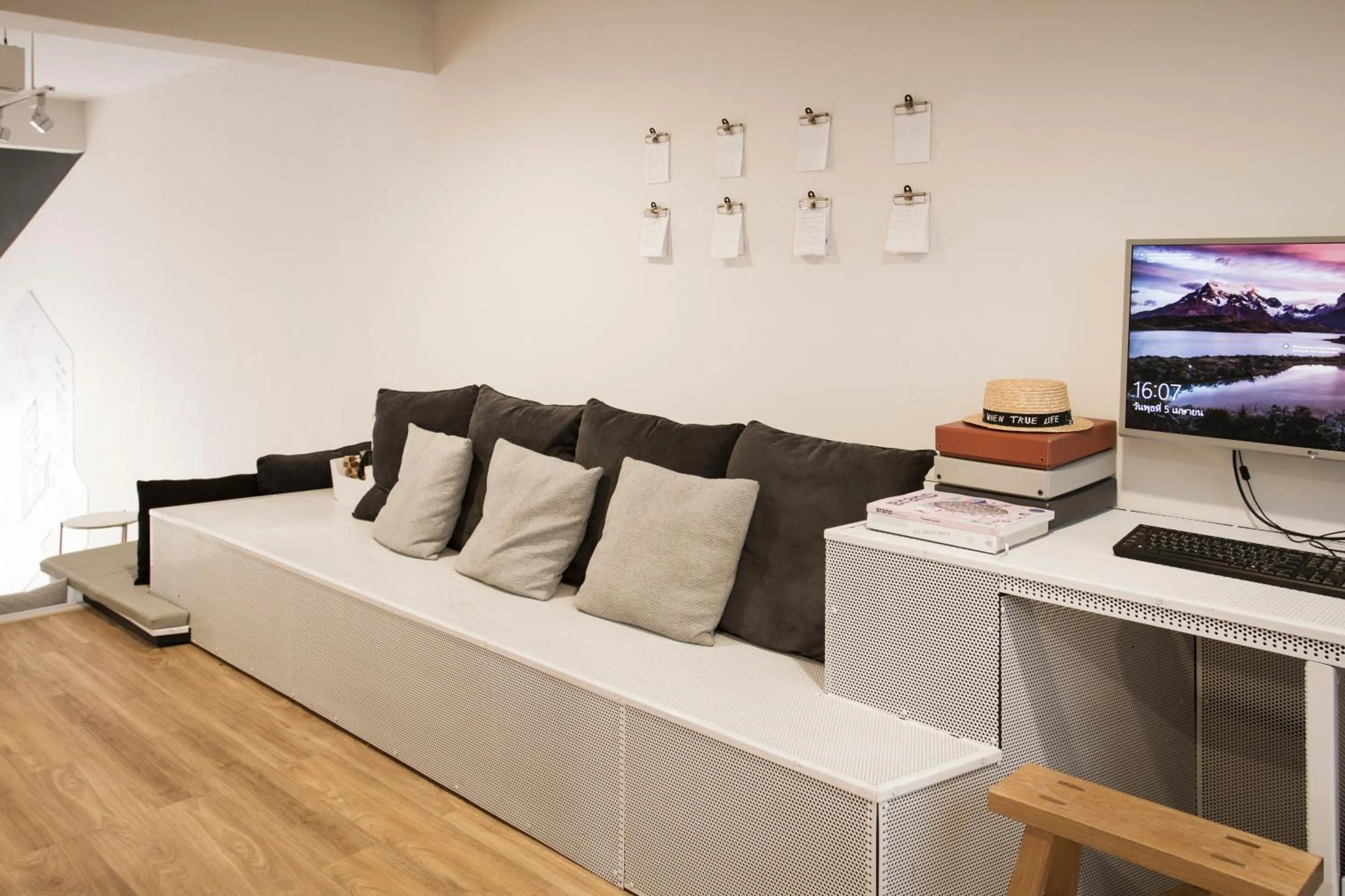 Communal lounge/ TV room in Bed One Block Hostel