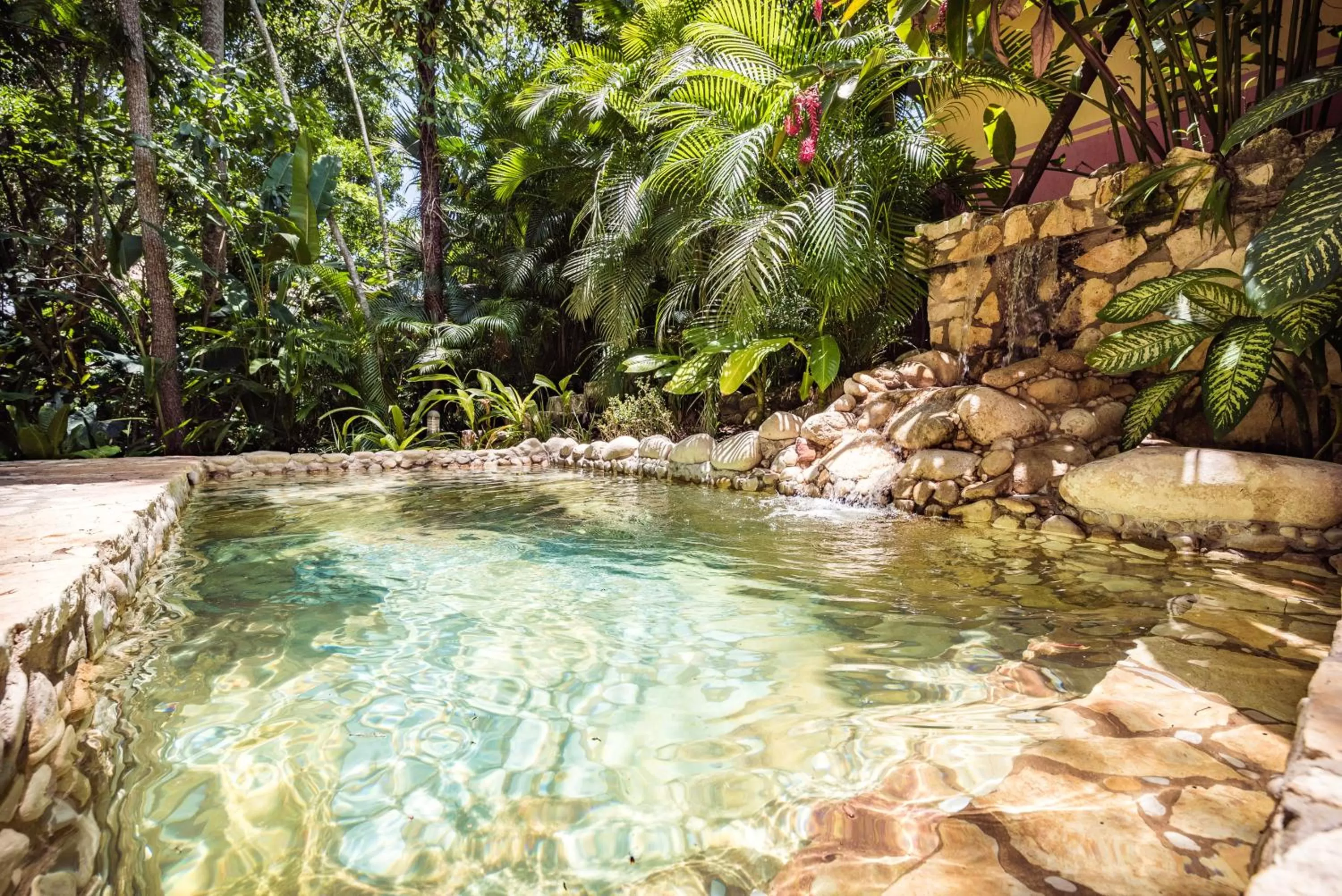 Swimming pool in Hotel Boutique Quinta Chanabnal
