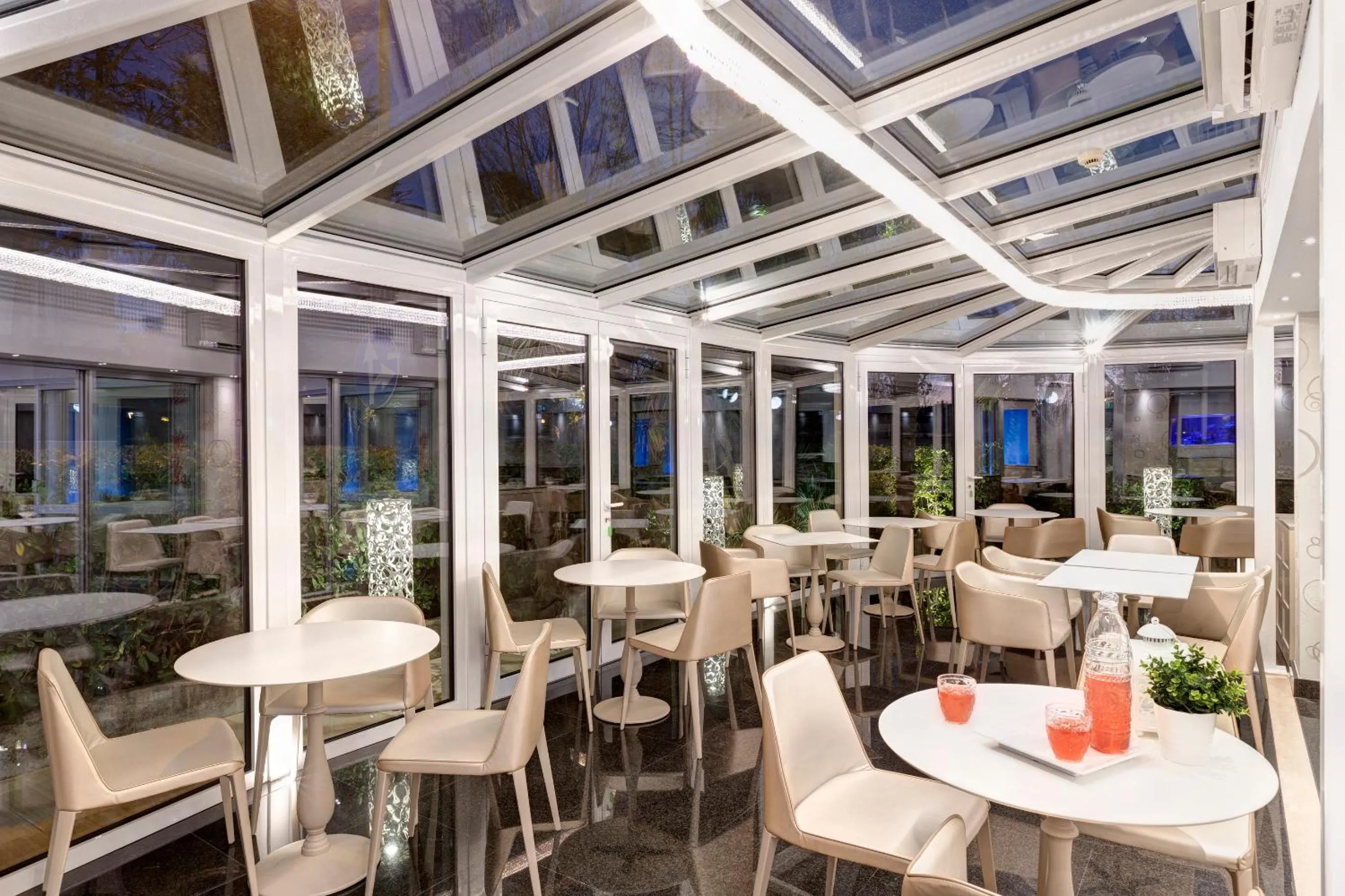 Restaurant/places to eat in Hotel Feldberg