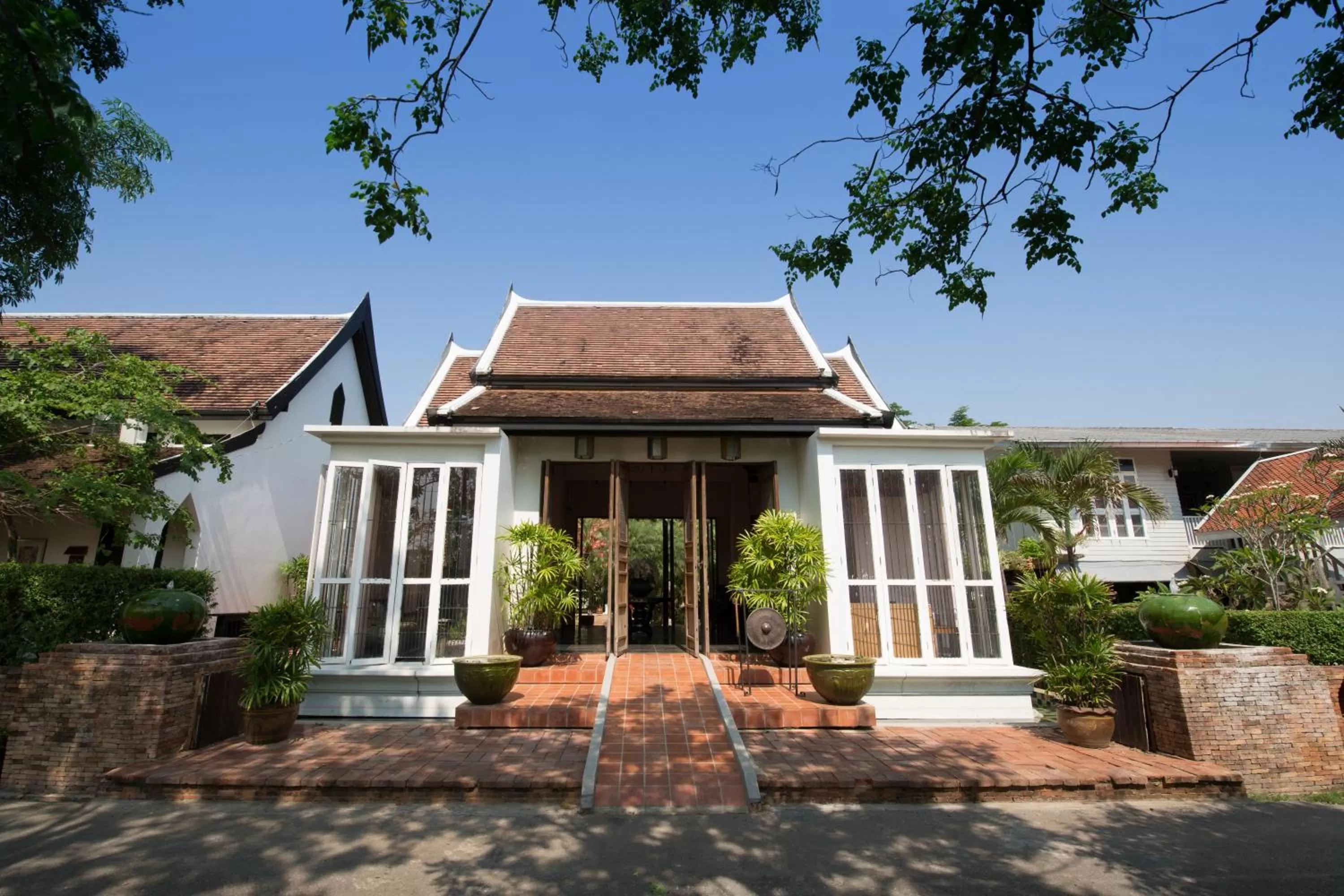 Property building in Tharaburi Resort