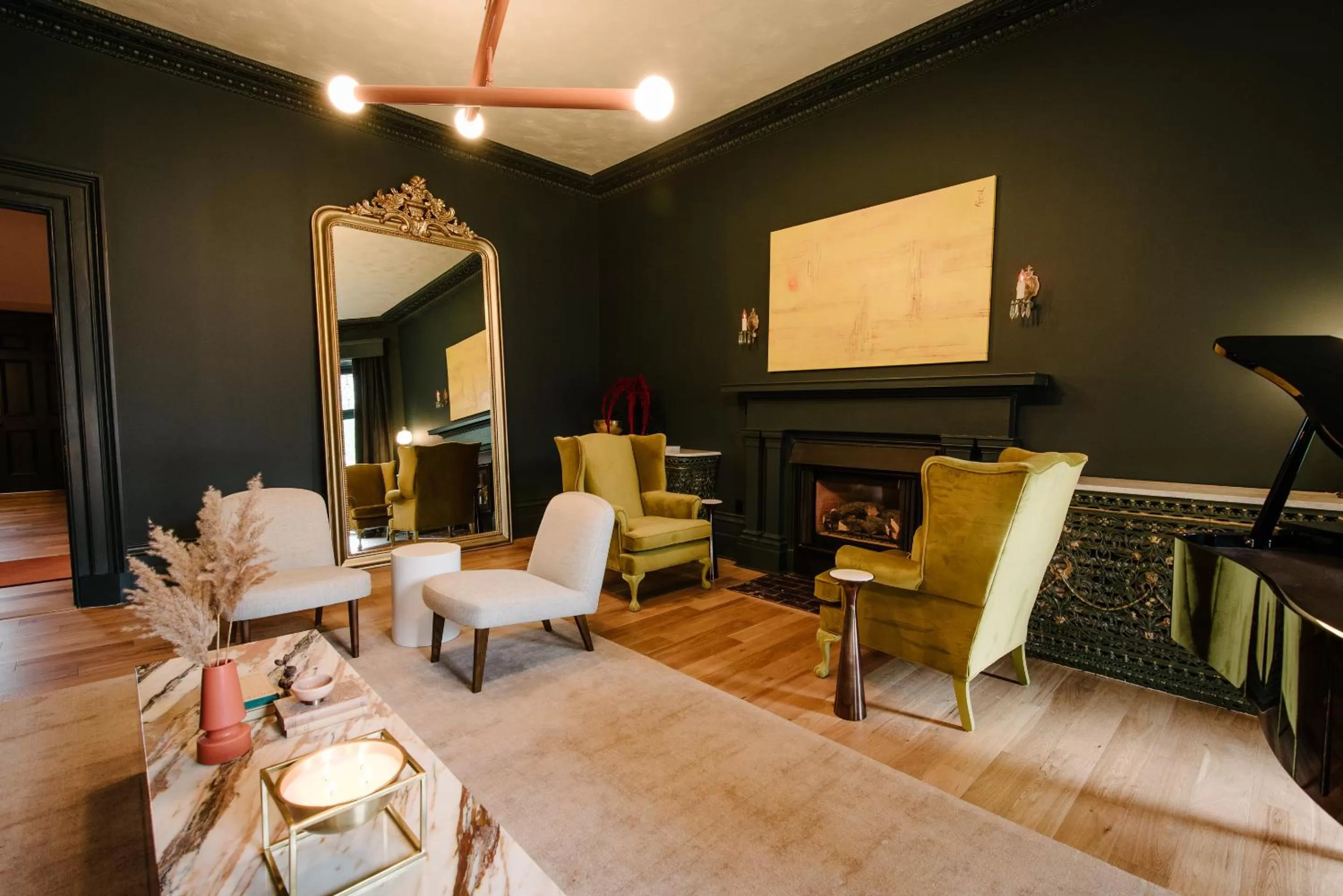 Lounge or bar in Rosemount Inn