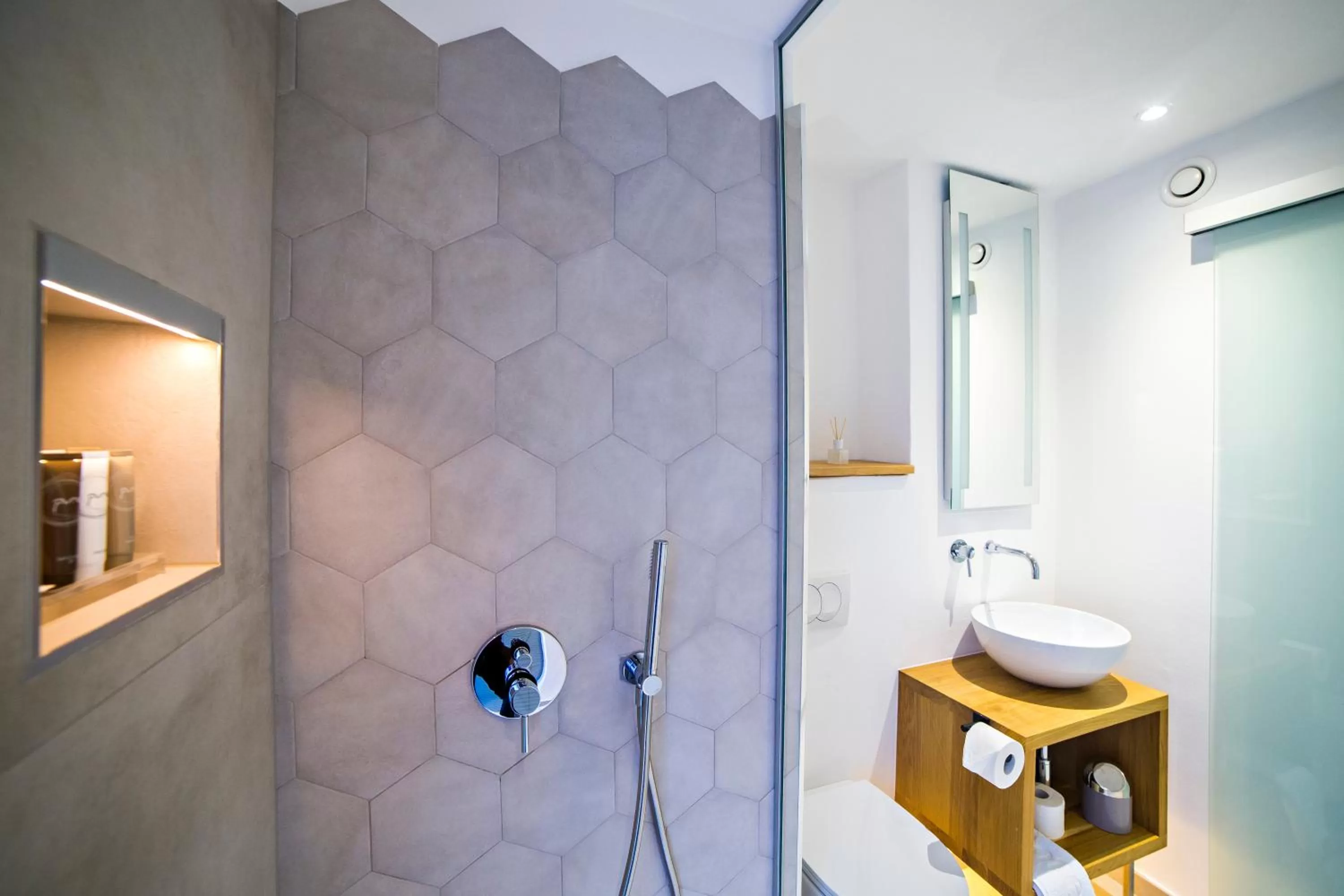 Bathroom in MEMENTO B&B Piran