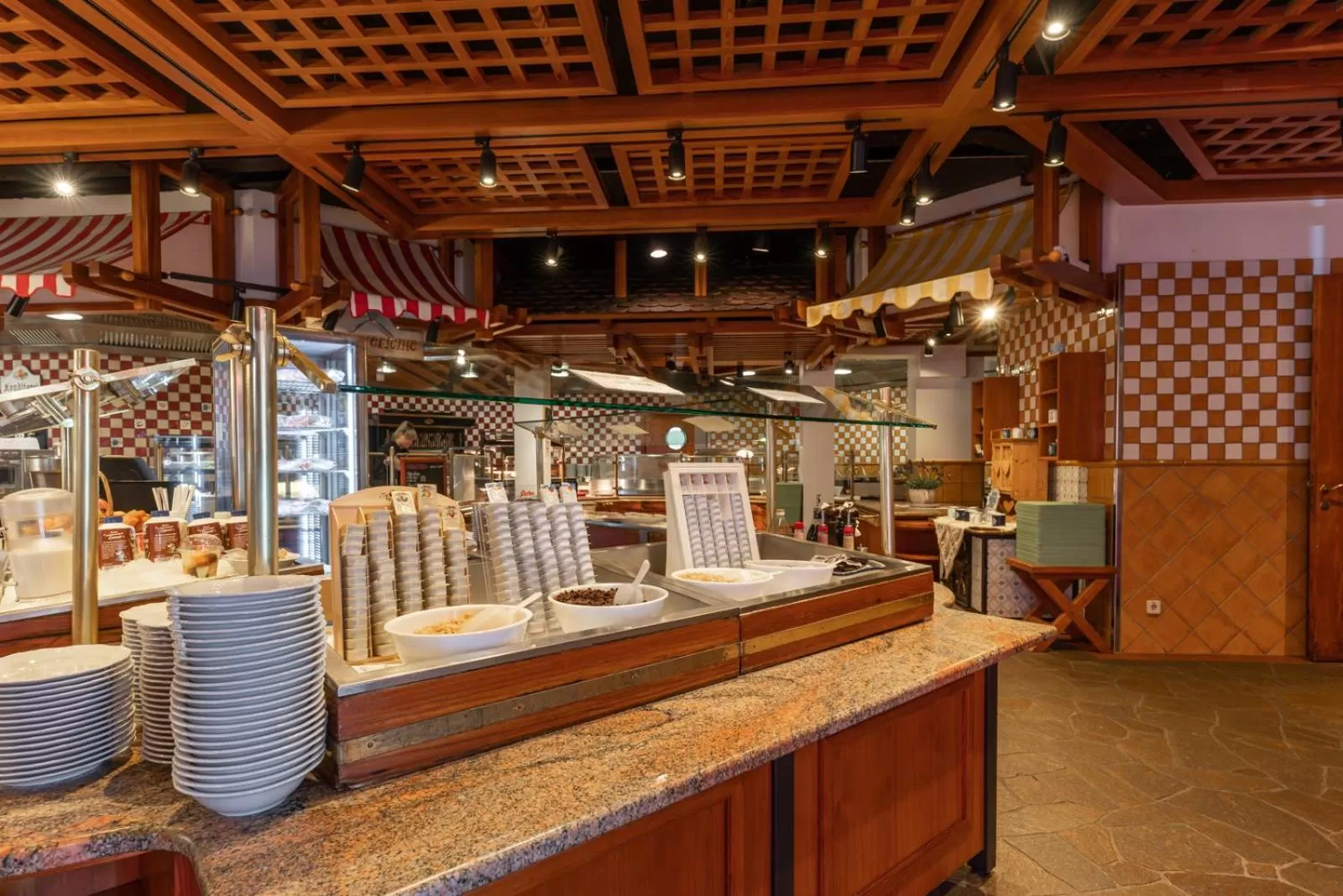 Restaurant/places to eat in Hotel Restaurant Südrast Dreiländereck