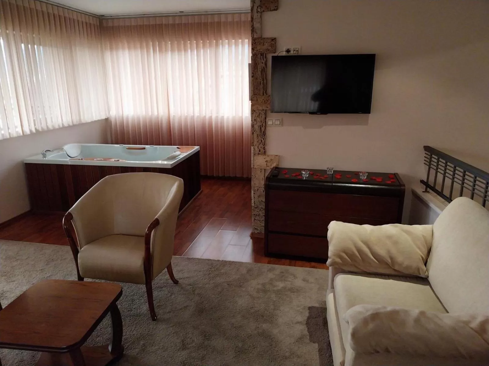 Seating Area in Troyan Plaza Hotel