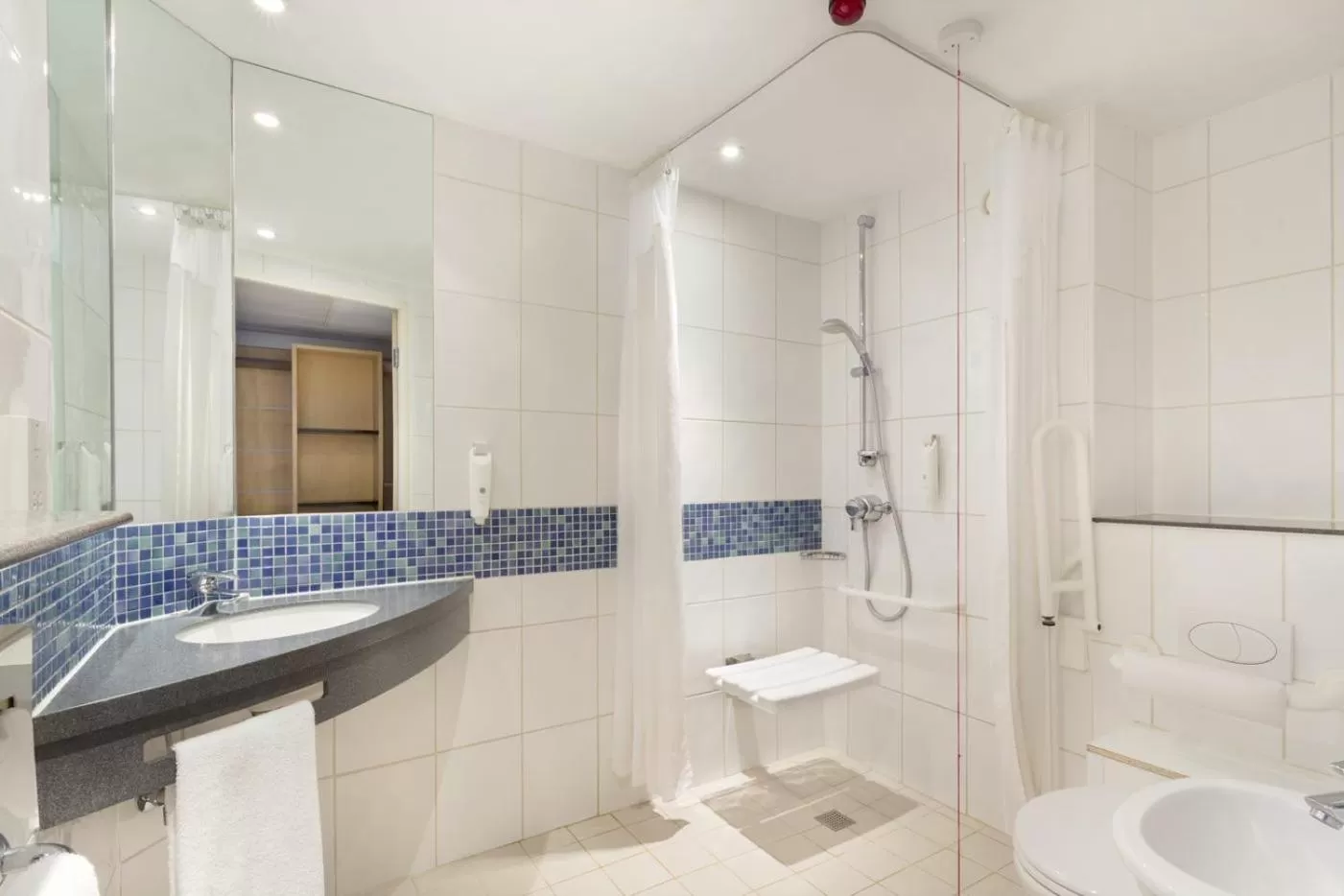 Bathroom in Holiday Inn Express Royal Docks by IHG